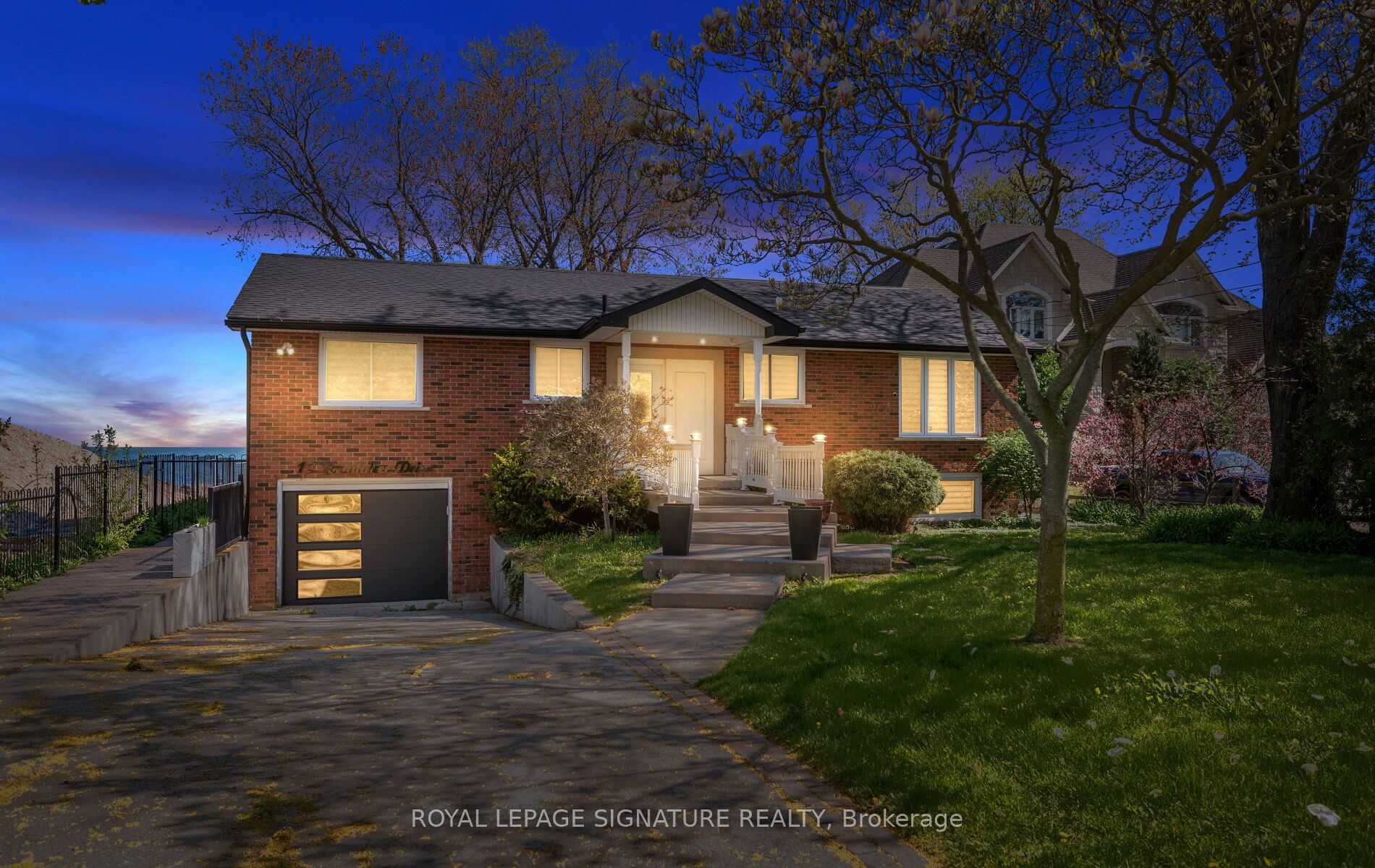 17 Wendakee Drive Property Photo 1