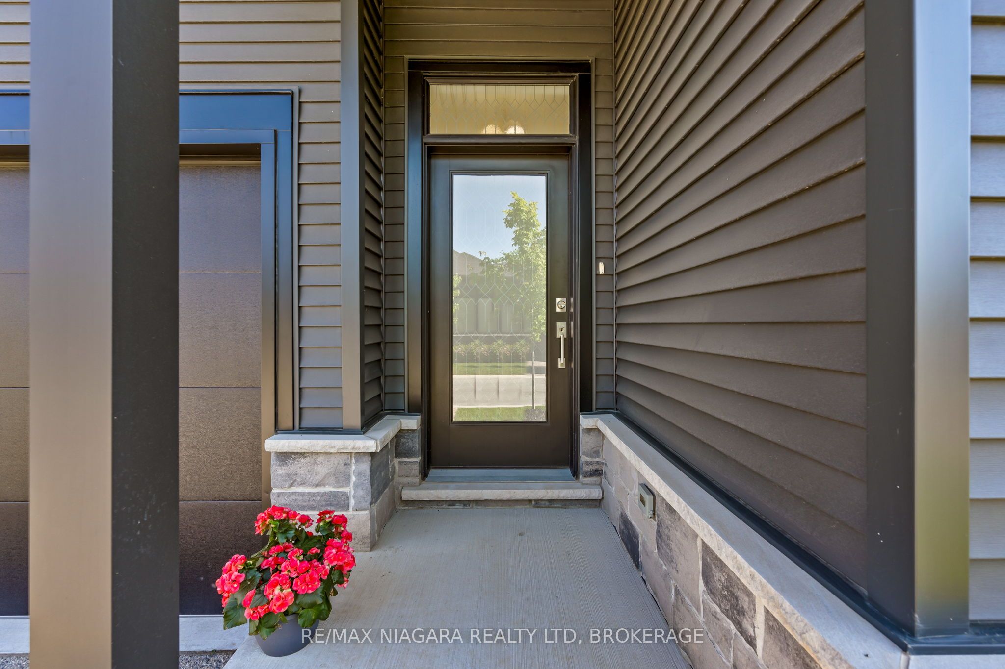 8974 Willoughby Drive 19 Property Photo 4
