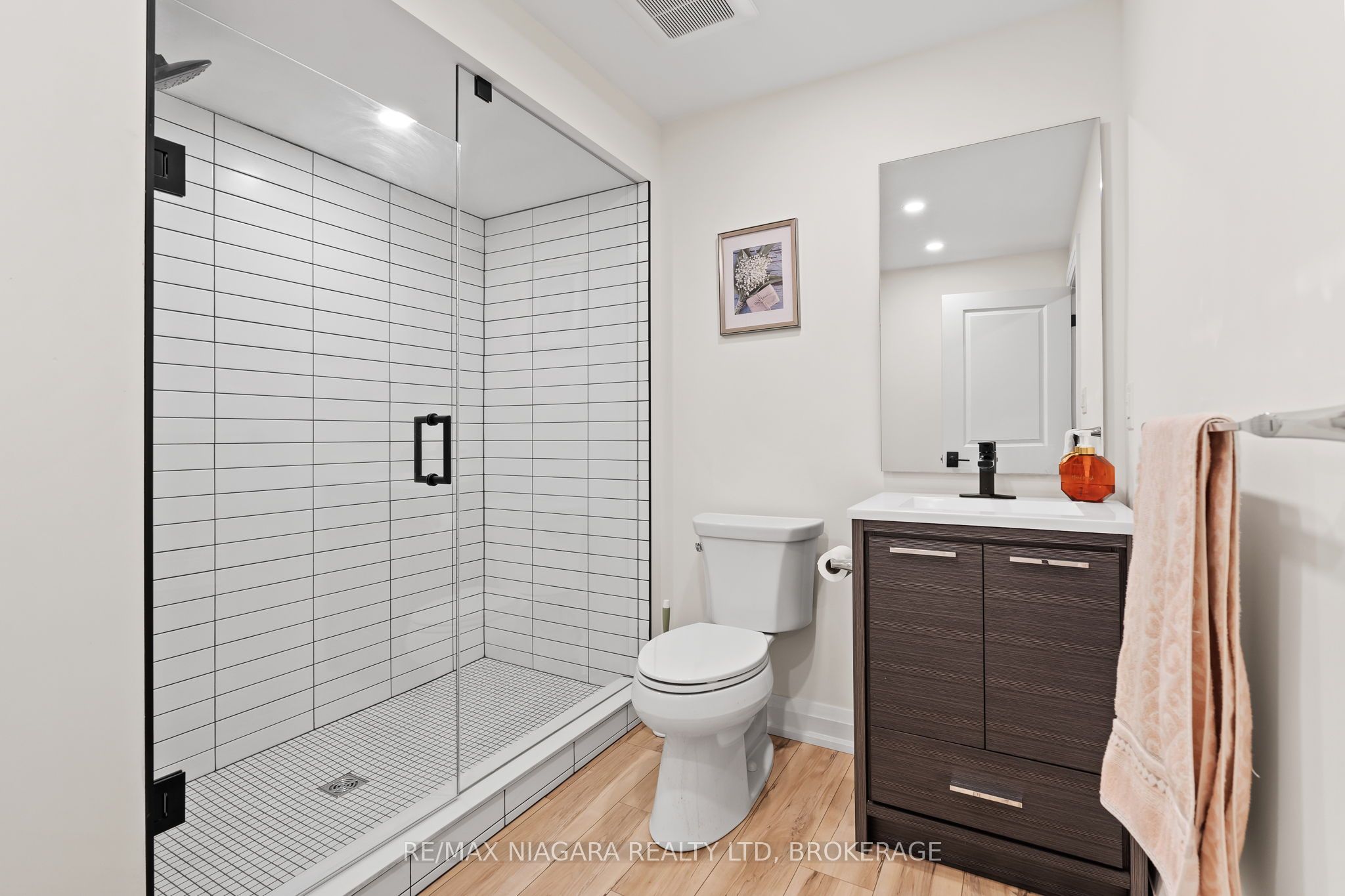 8974 Willoughby Drive 19 Property Photo 27