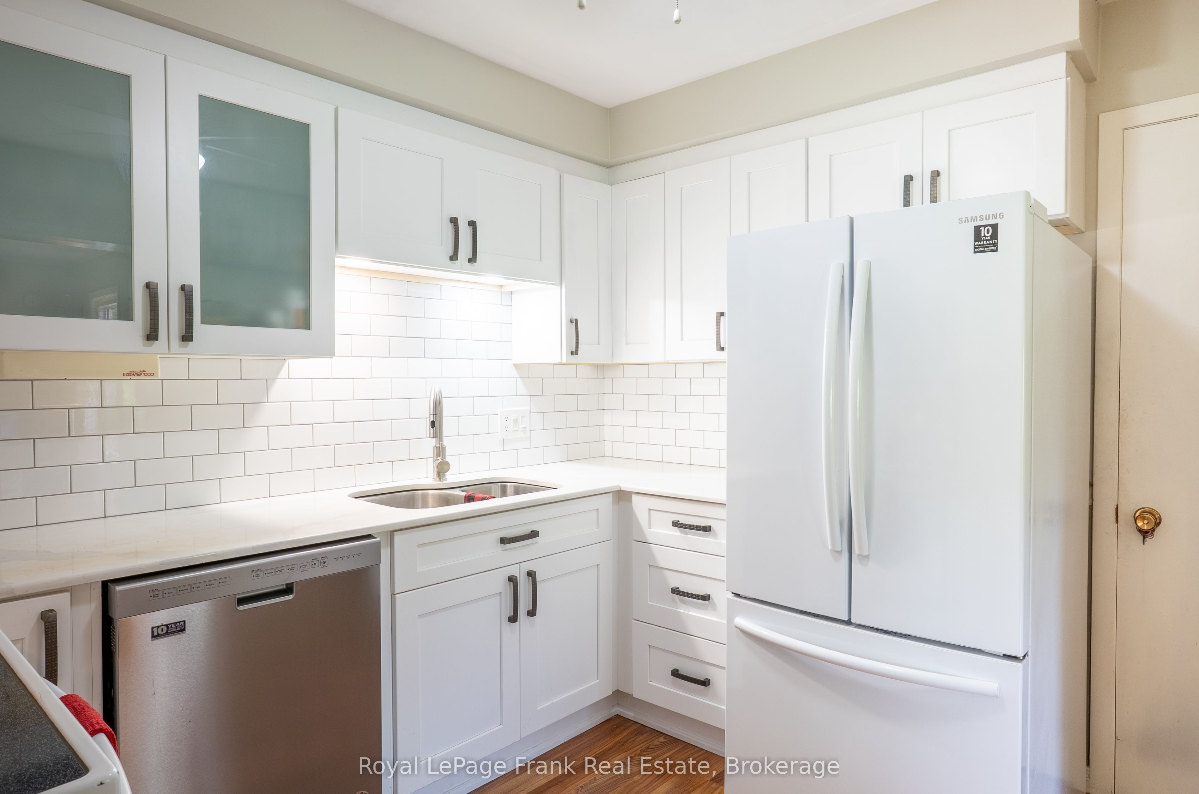 383 Old Surrey Lane Property Photo 6