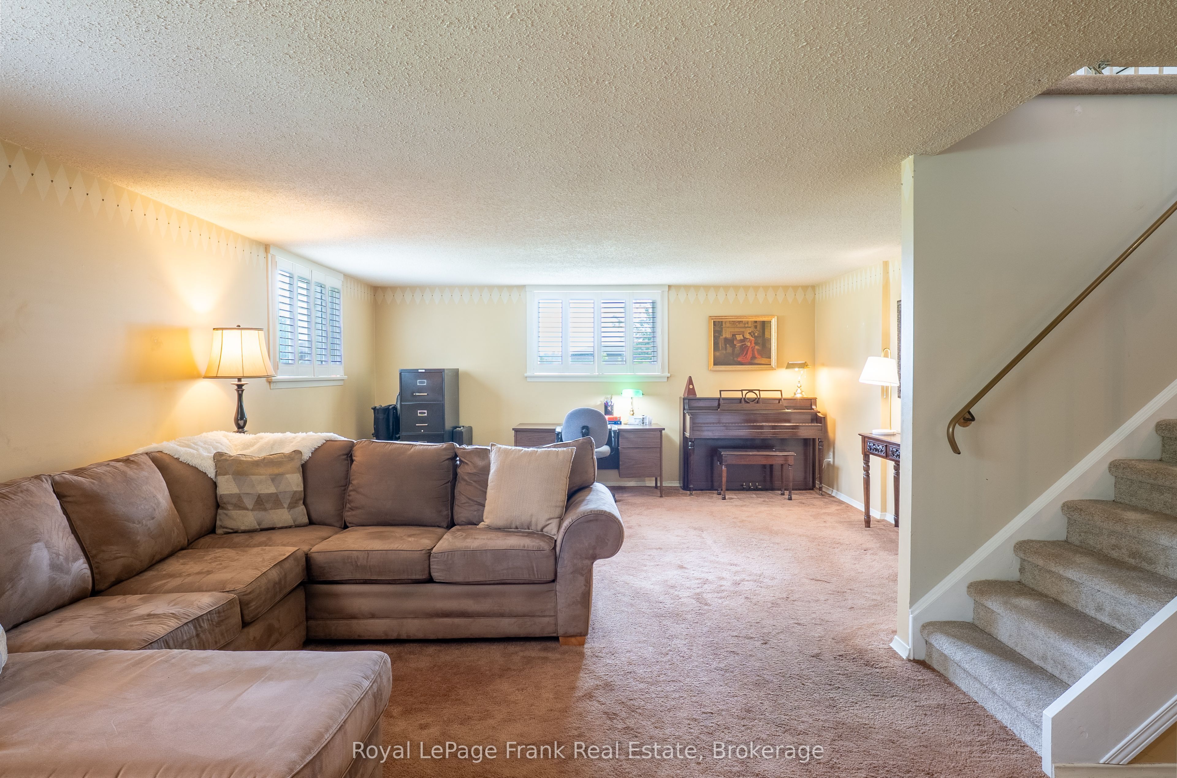 383 Old Surrey Lane Property Photo 27