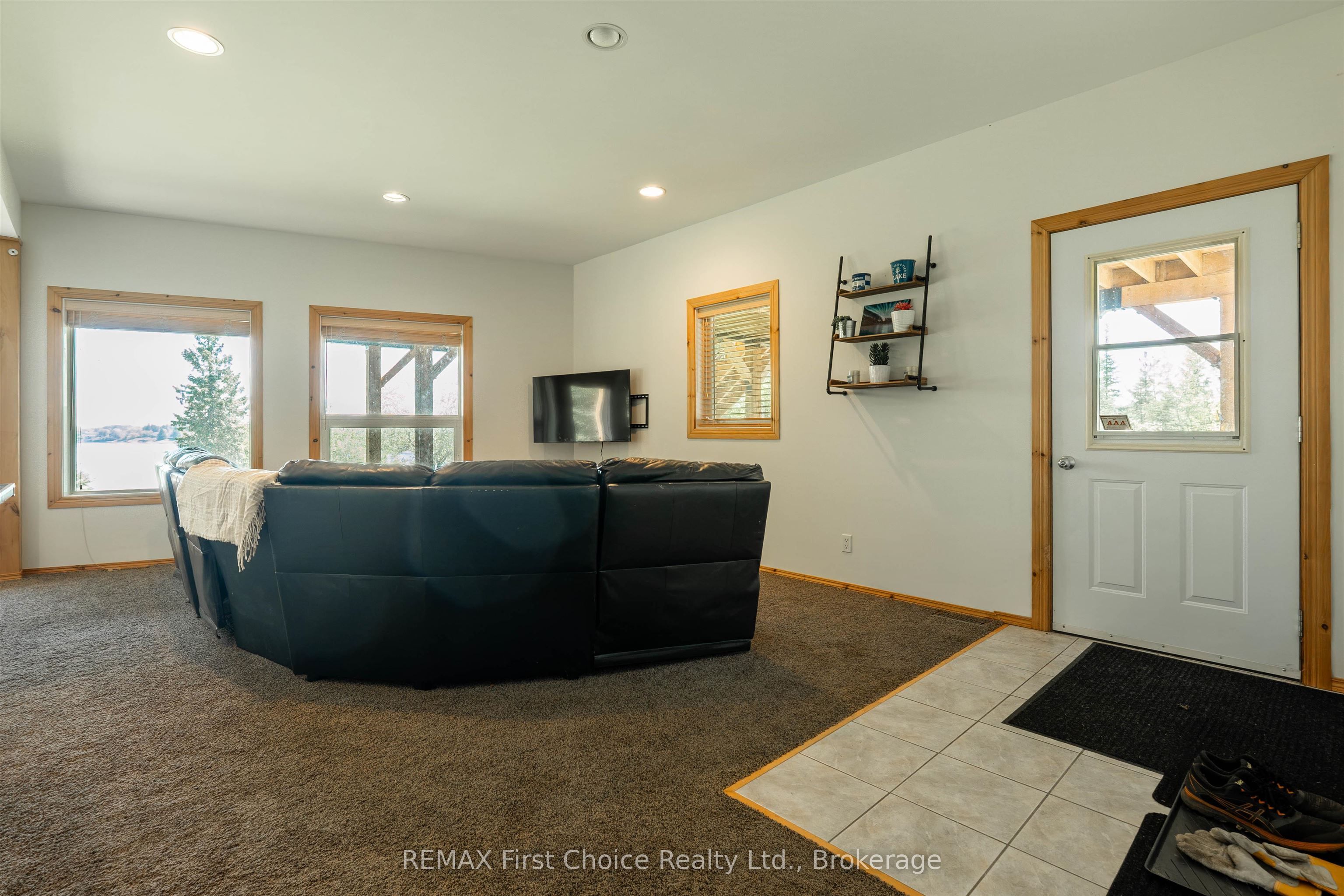 220d Phantom Drive Property Photo 24