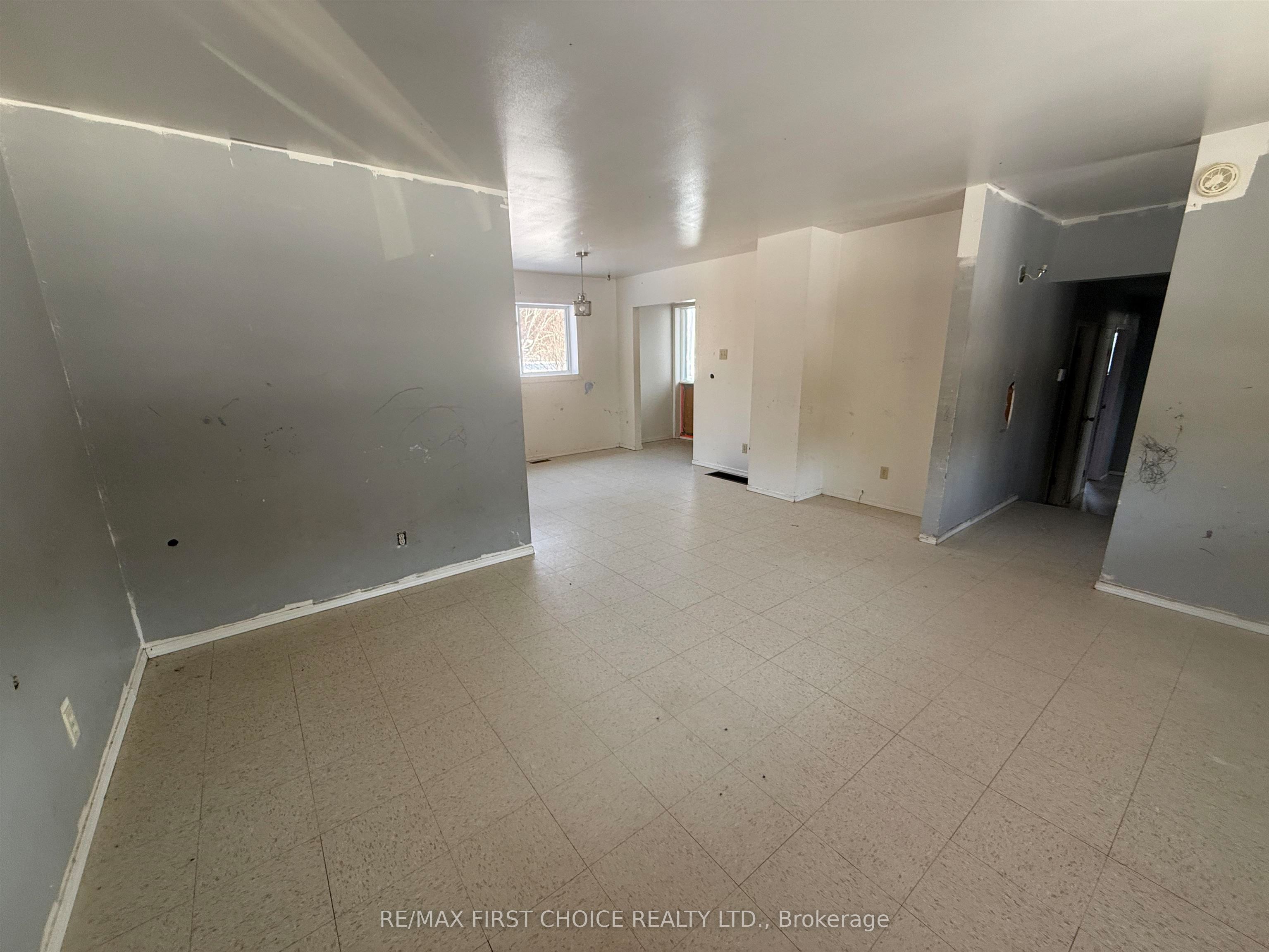 14 Superior Avenue Property Photo 4
