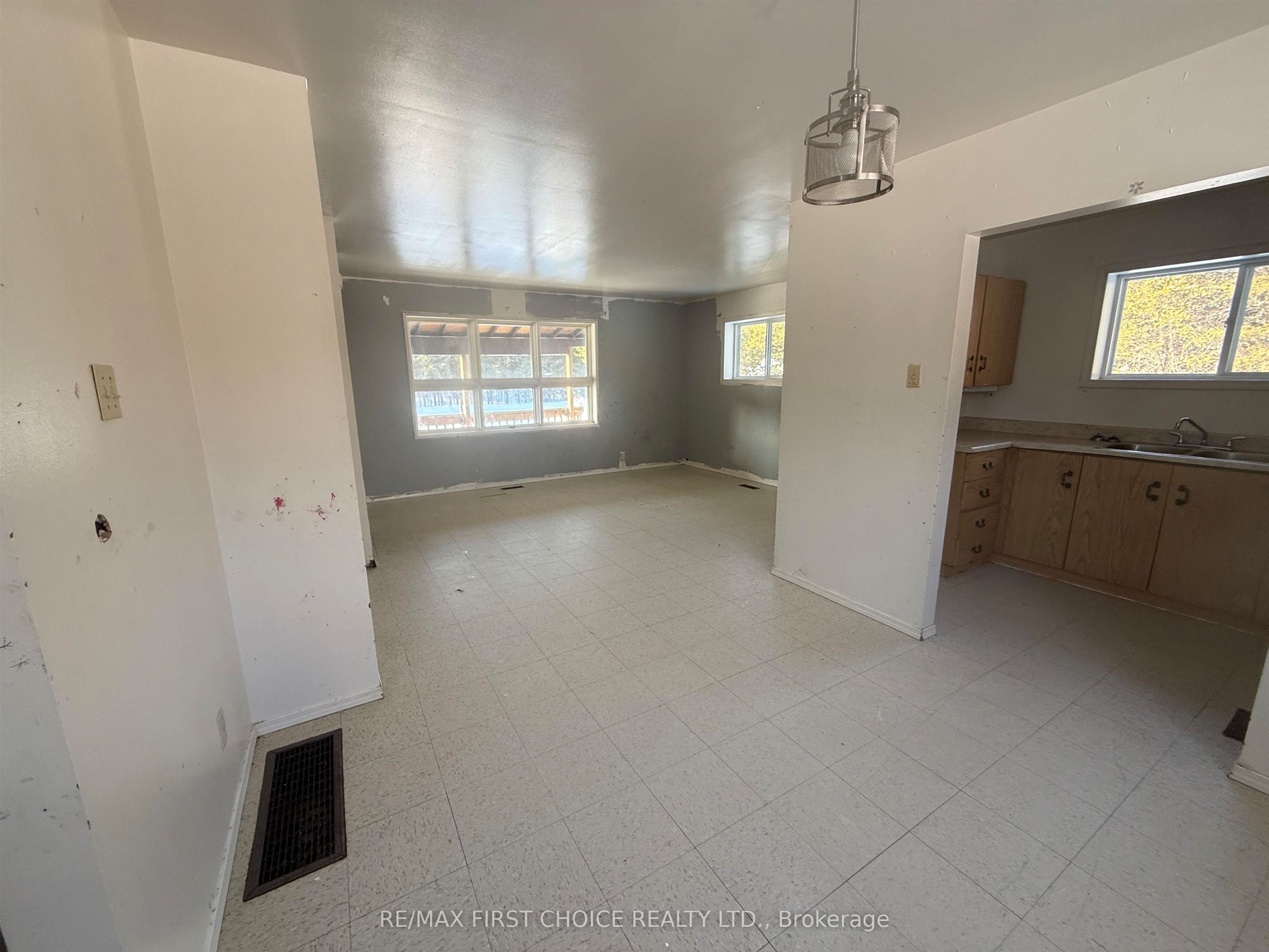 14 Superior Avenue Property Photo 5