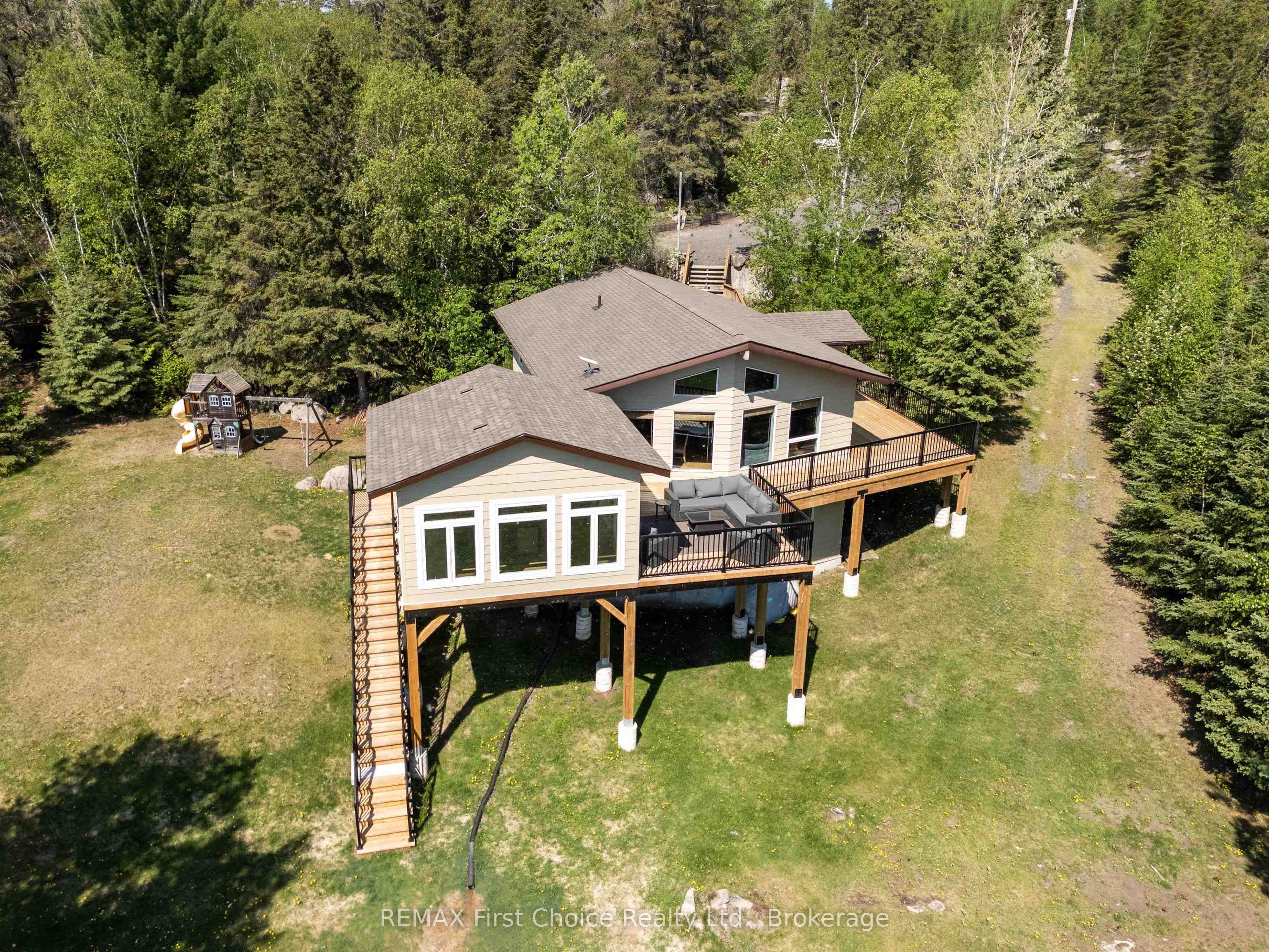 220d Phantom Drive Property Photo 2