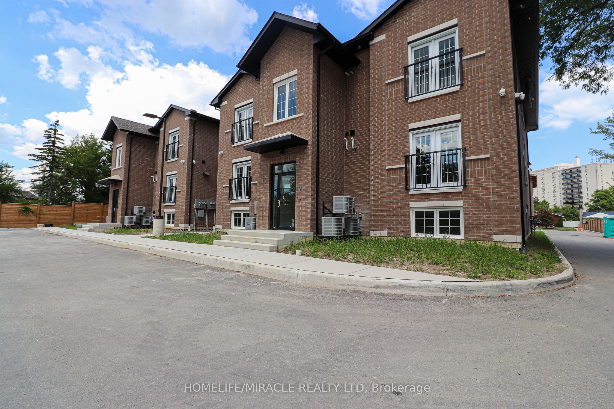 233 Watson Avenue 204 Property Photo 1