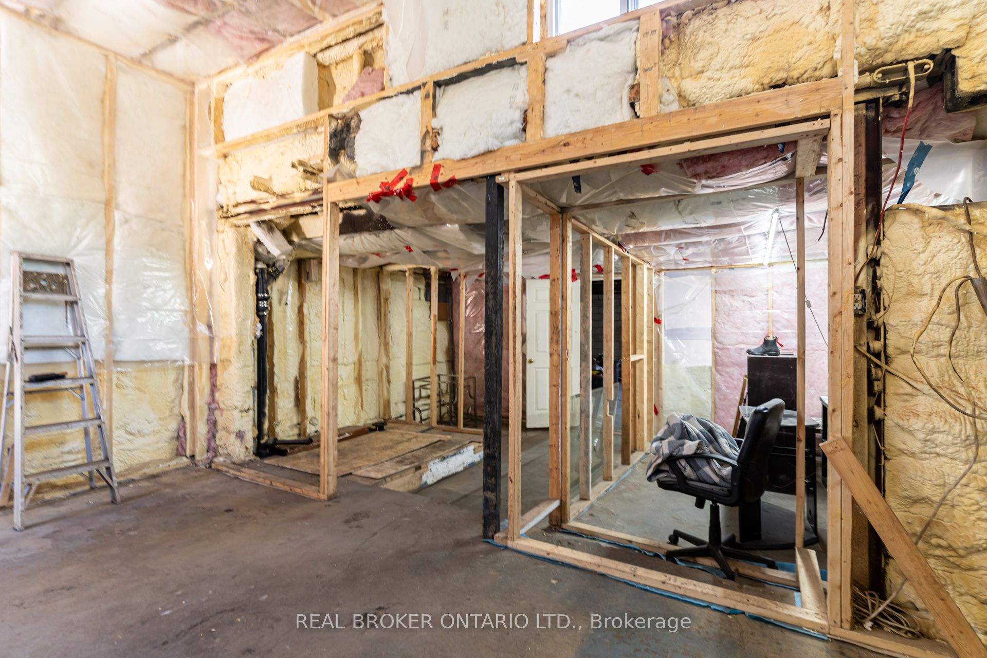 127 Barnesdale Avenue N Property Photo 41