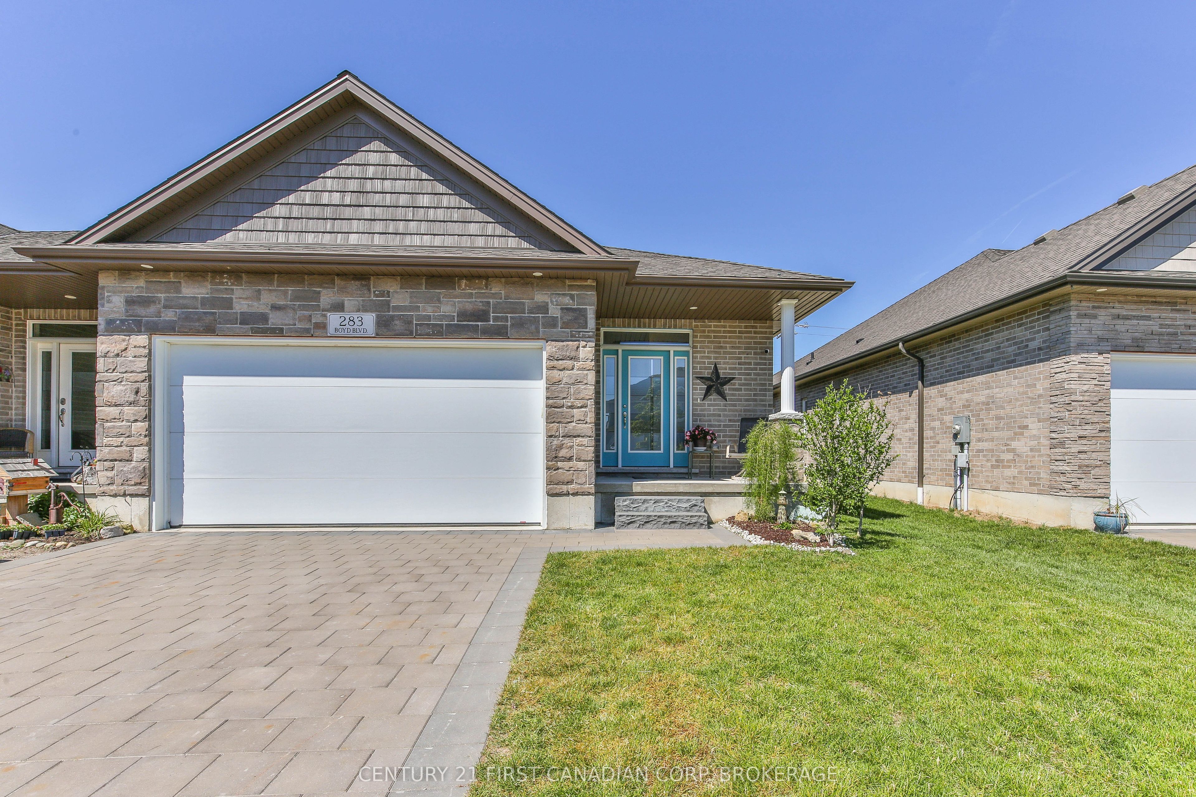 283 Boyd Boulevard Property Photo 1