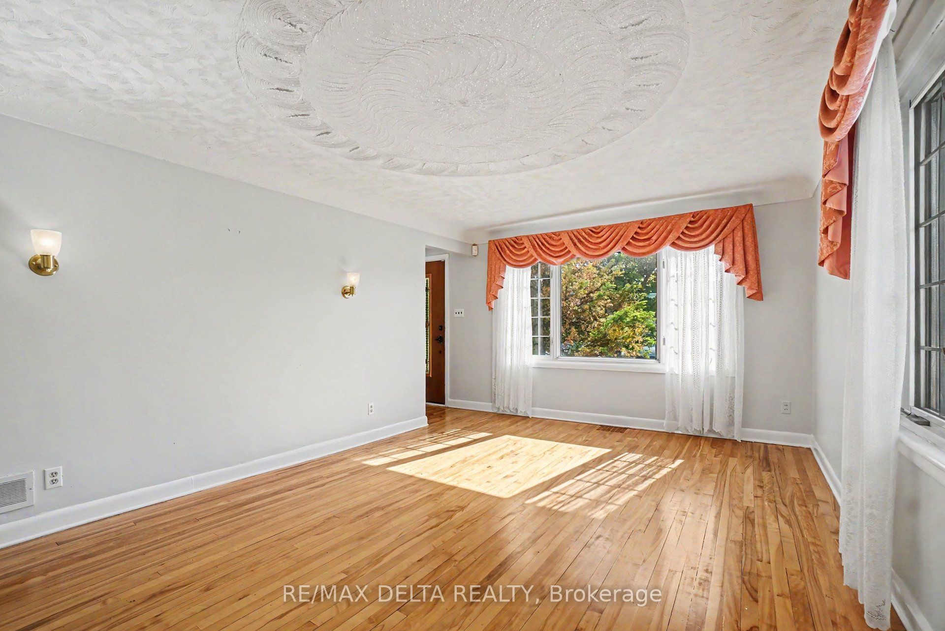 352 Lacasse Avenue Property Photo 5