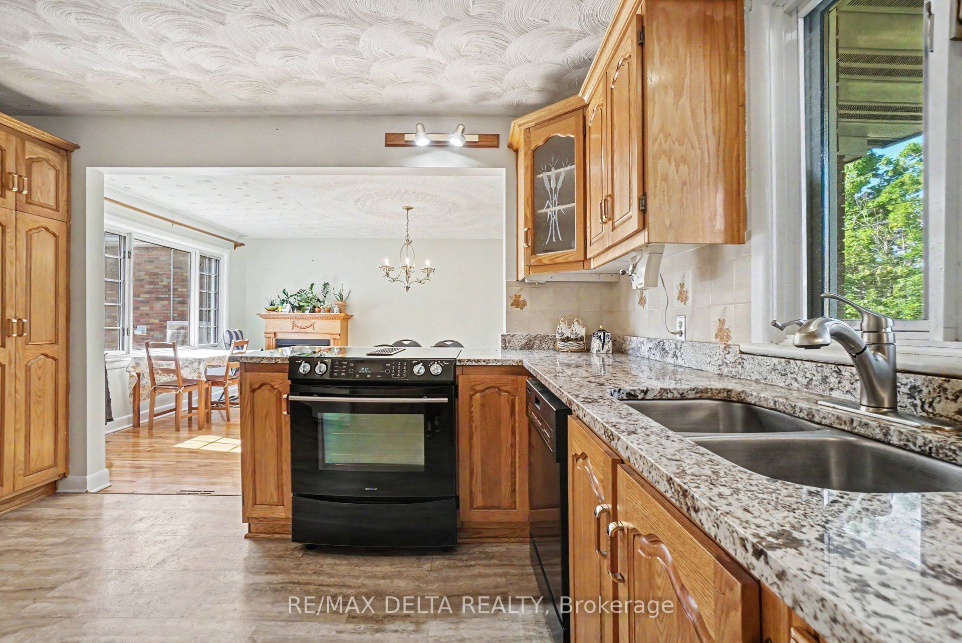 352 Lacasse Avenue Property Photo 12
