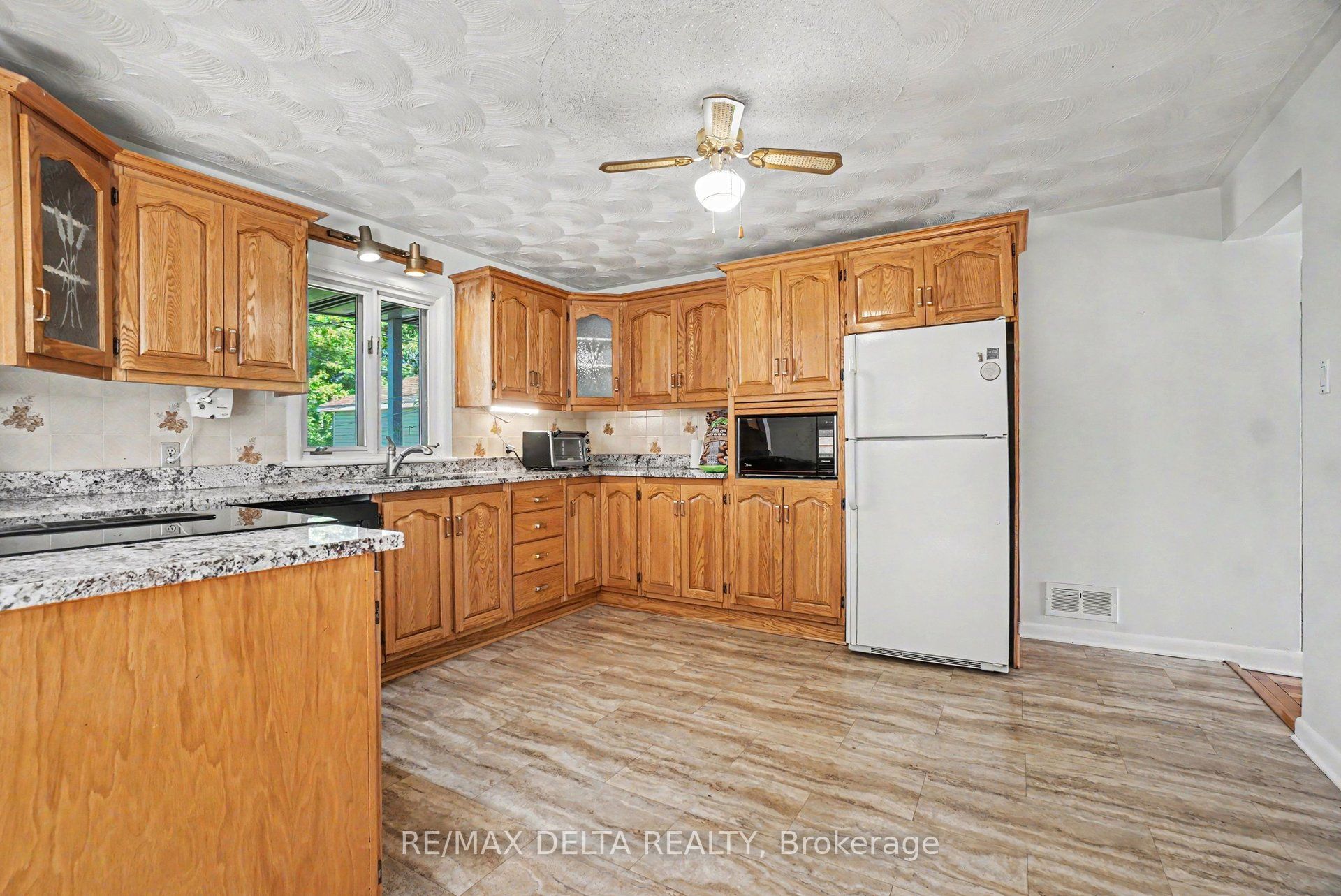 352 Lacasse Avenue Property Photo 13
