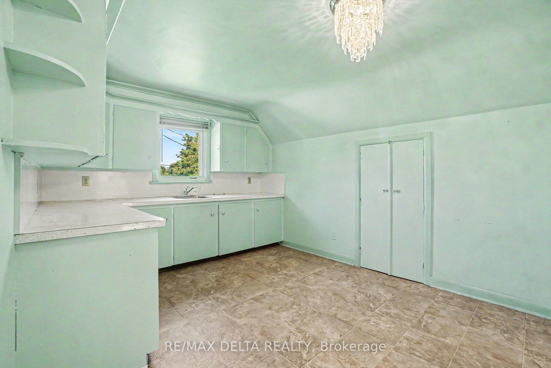 352 Lacasse Avenue Property Photo 28