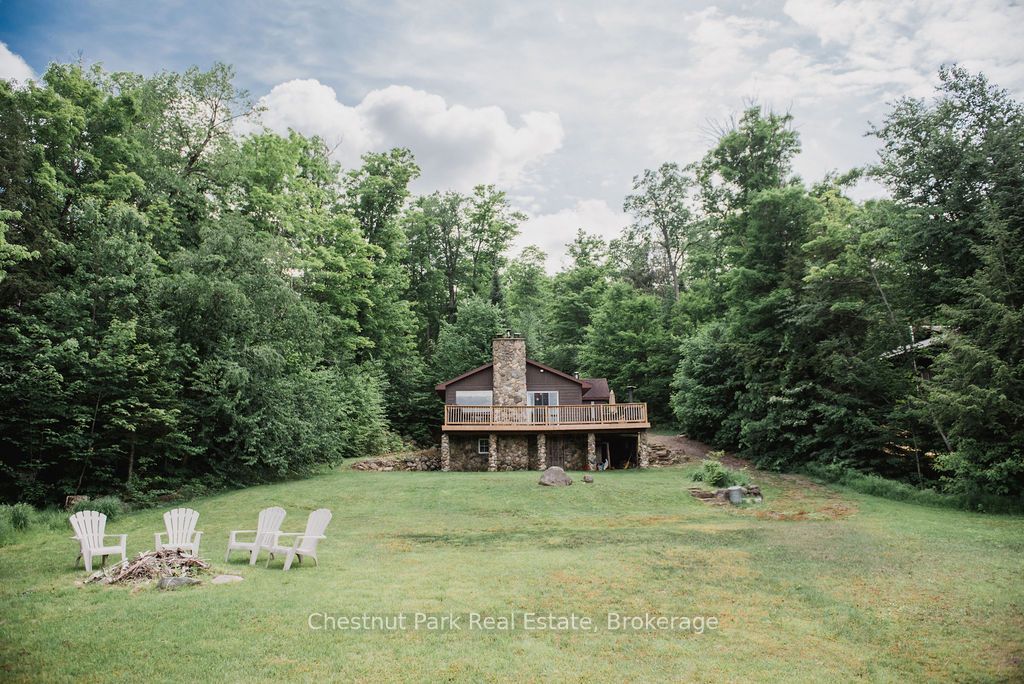 893 Relative Road Property Photo 2