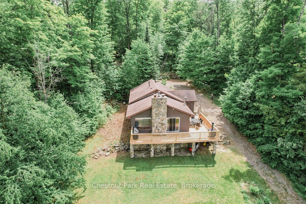 893 Relative Road Property Photo 3