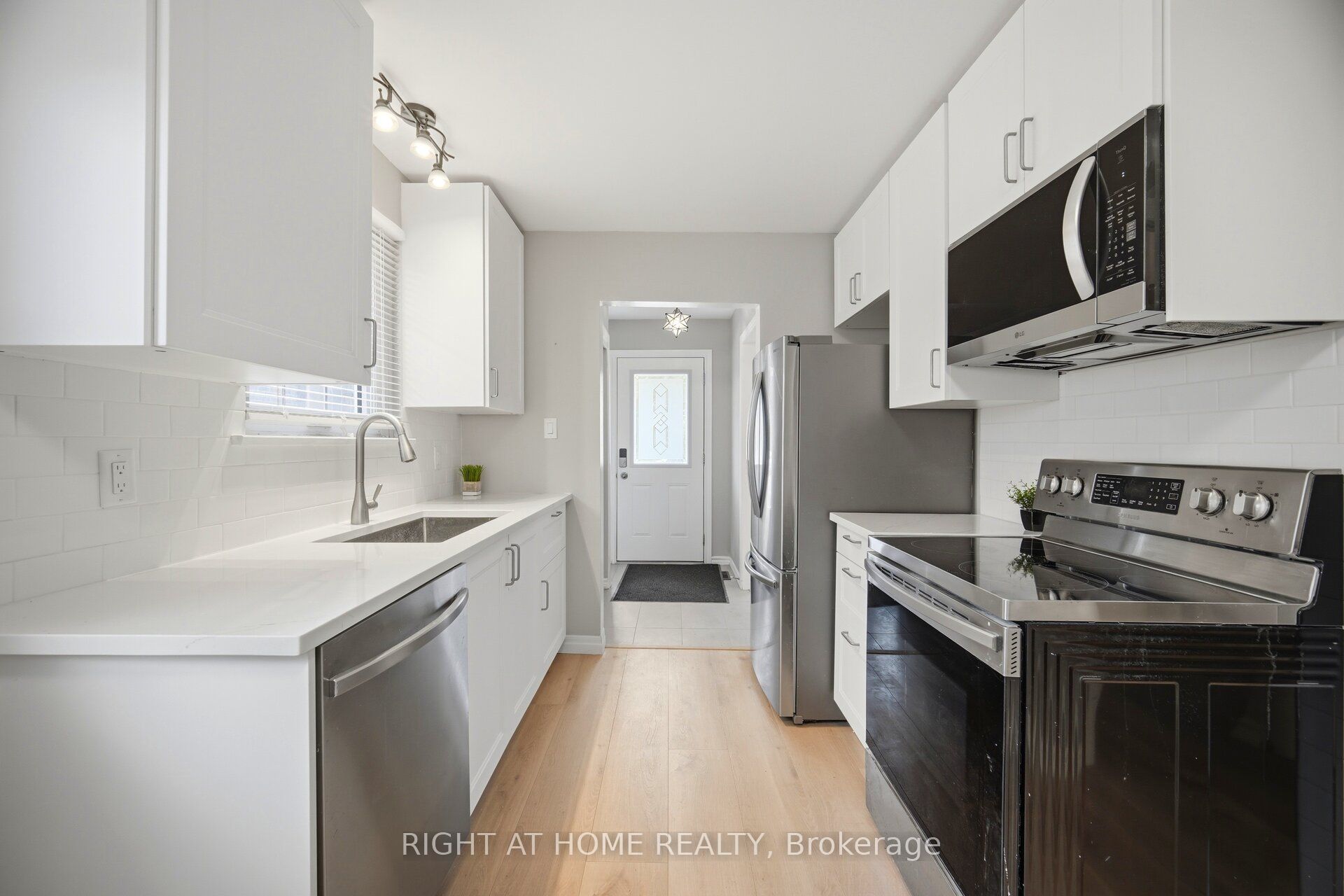 309 Simon Street Property Photo 5