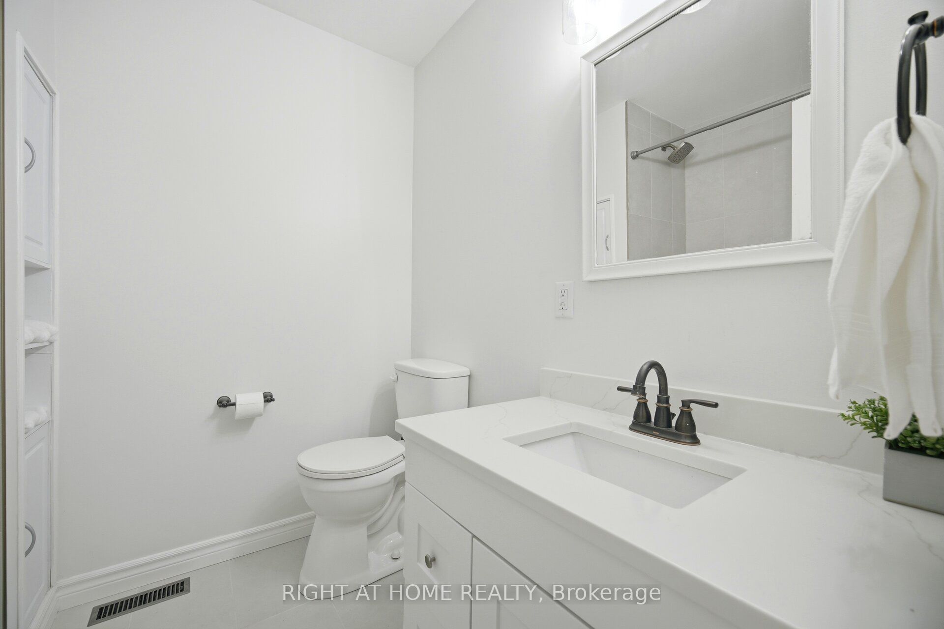 309 Simon Street Property Photo 19