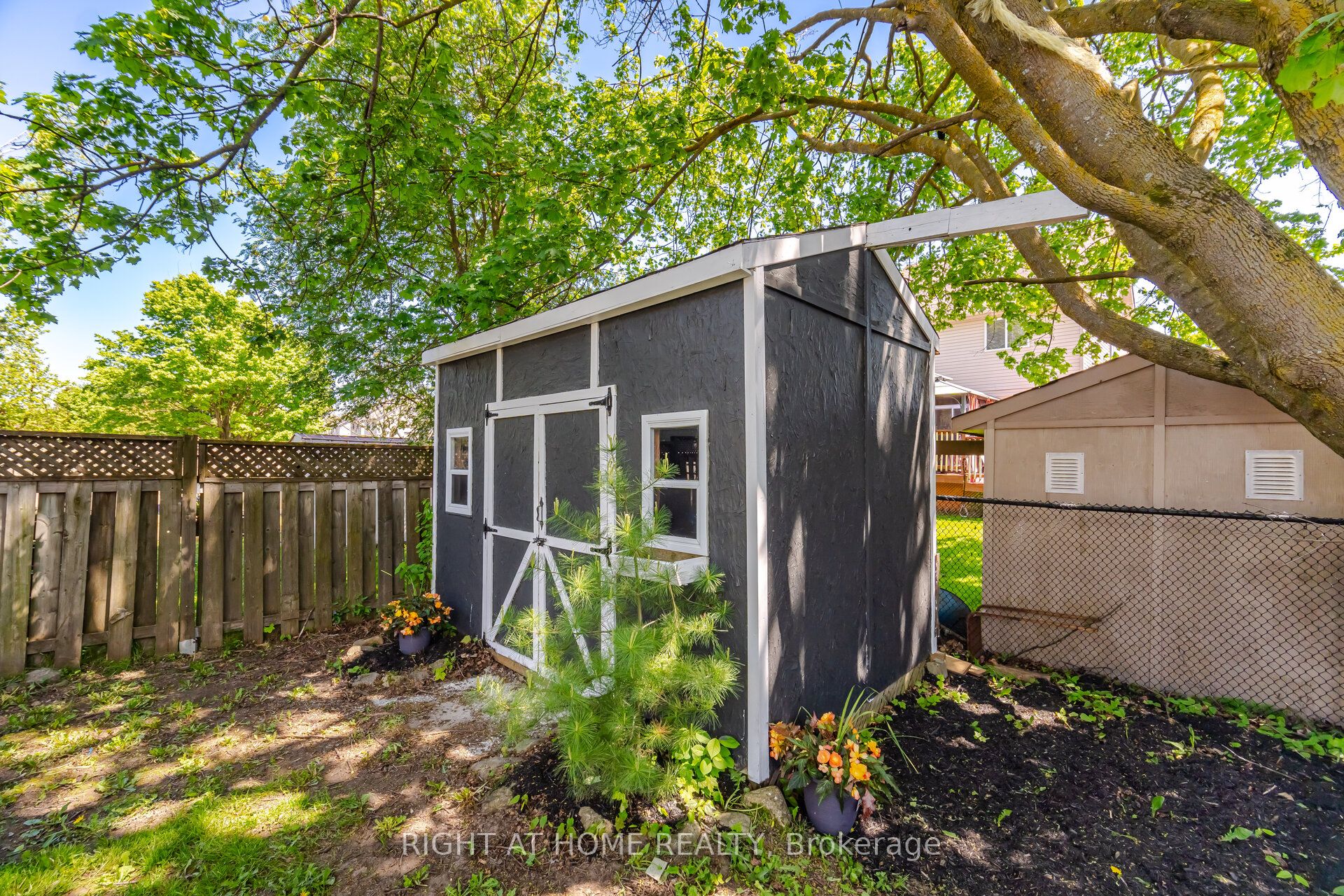 309 Simon Street Property Photo 28
