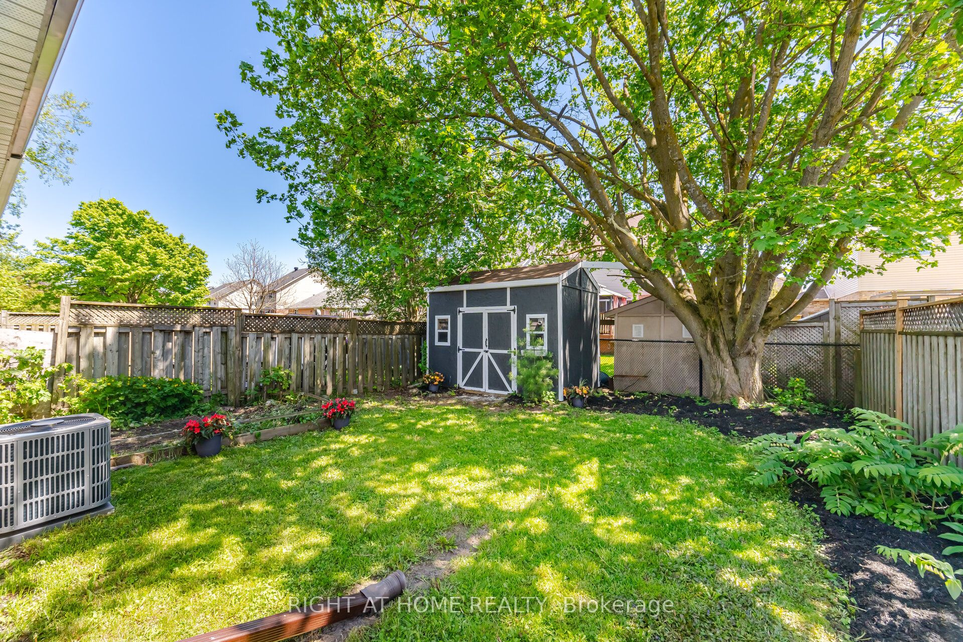 309 Simon Street Property Photo 31