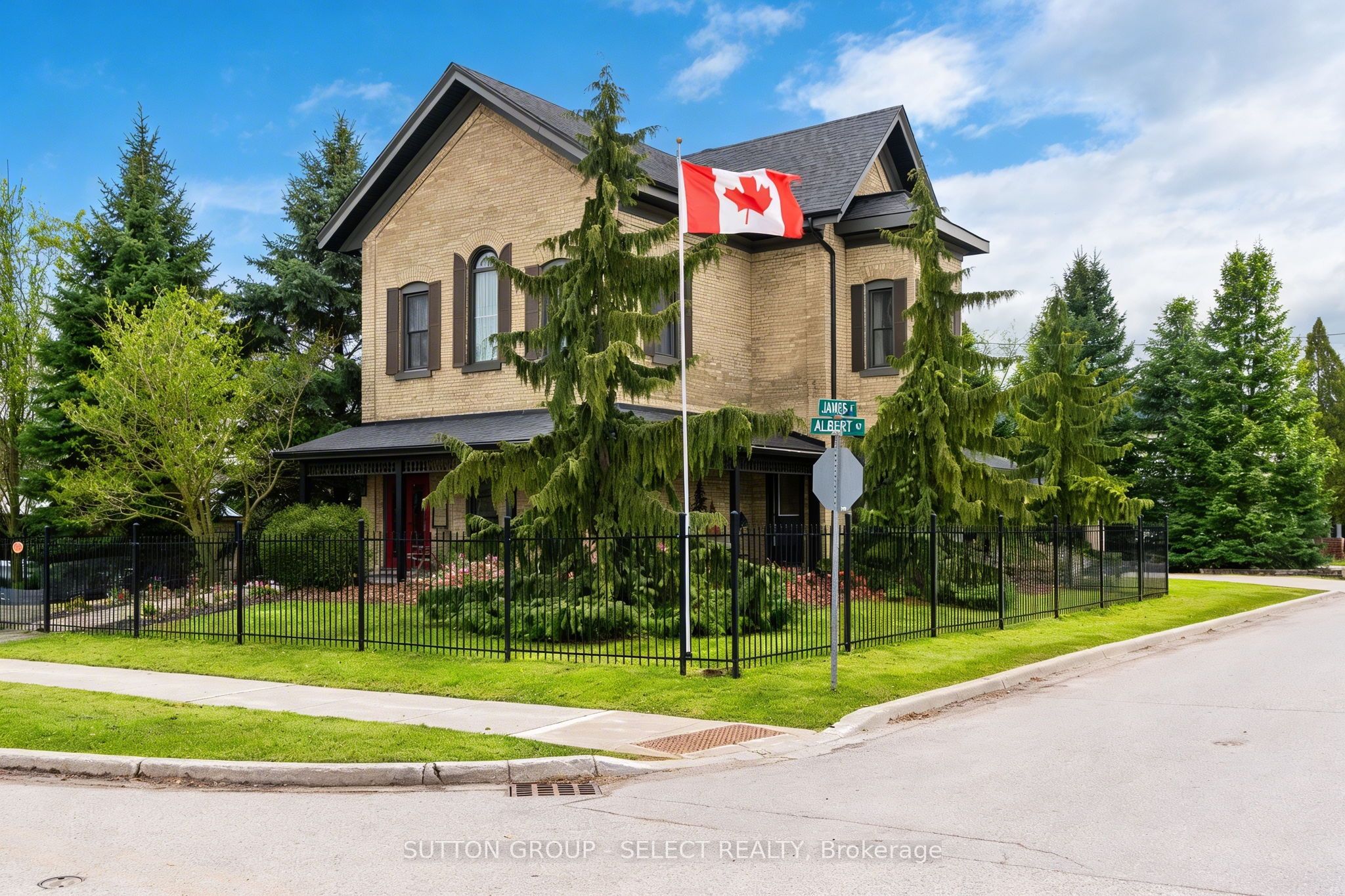 431 Albert Street Property Photo 1