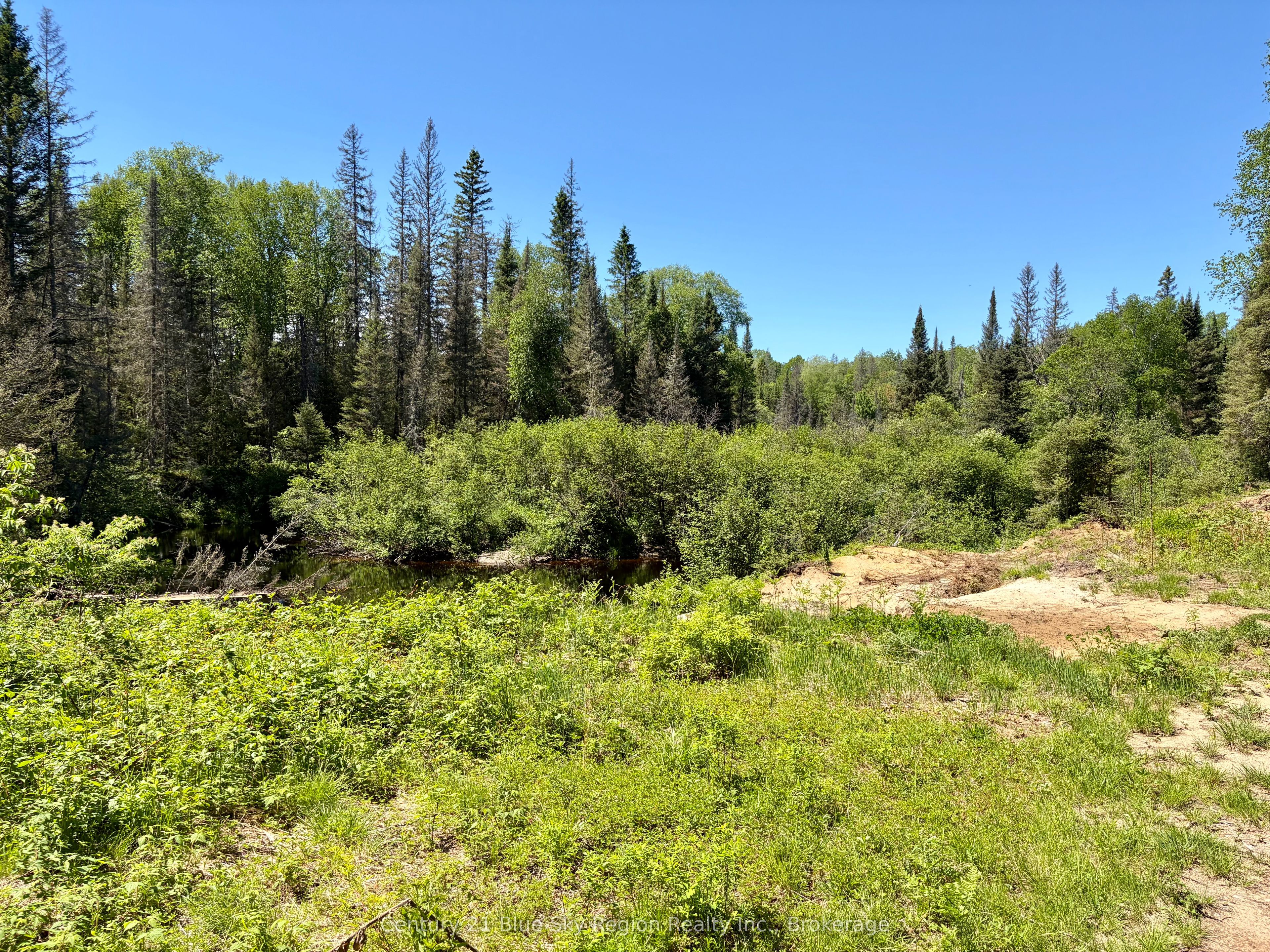 324 Proudfoot Road N Property Photo 1