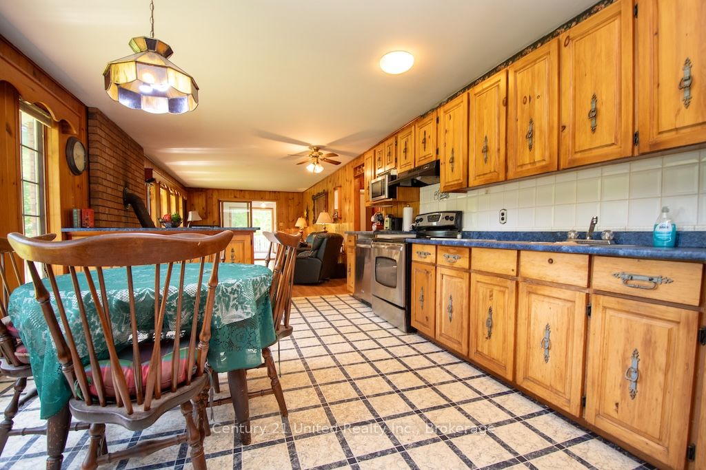 254 County Rd 620 Property Photo 8