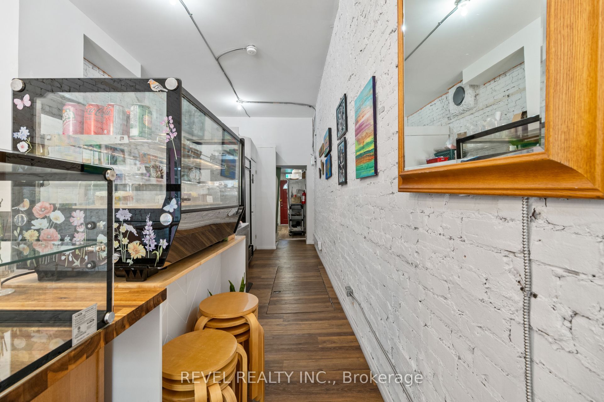 334 James Street N Property Photo 6