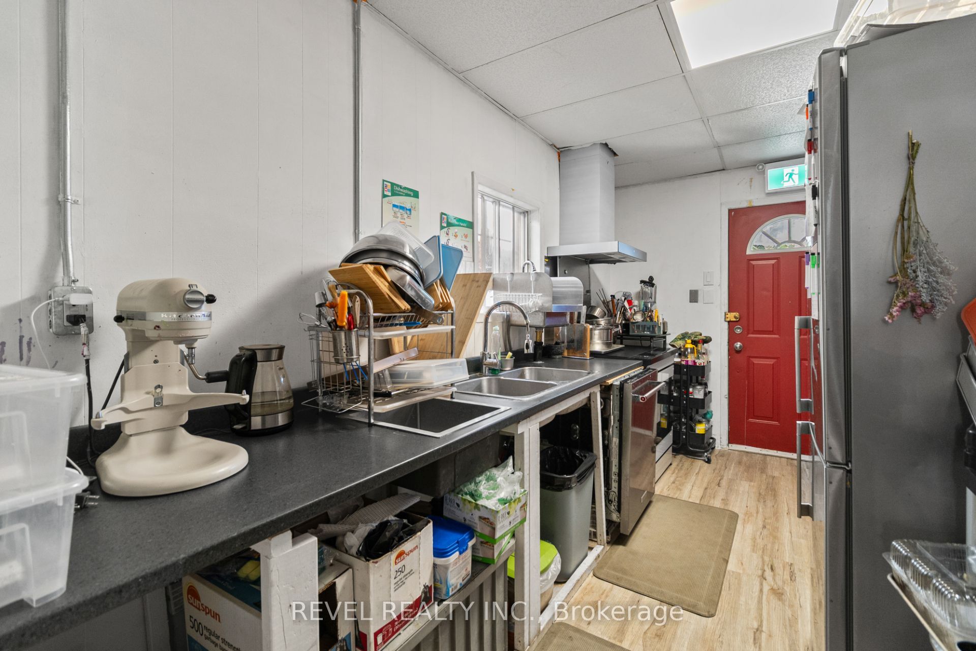 334 James Street N Property Photo 10