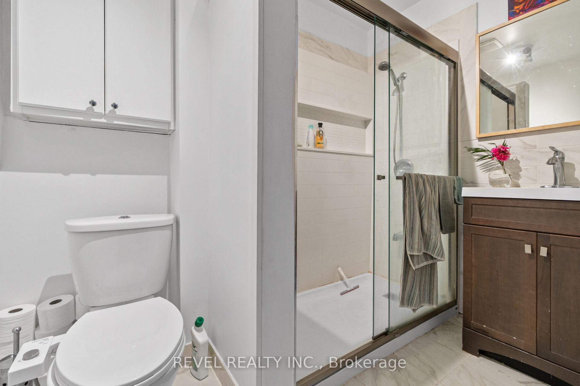 334 James Street N Property Photo 23