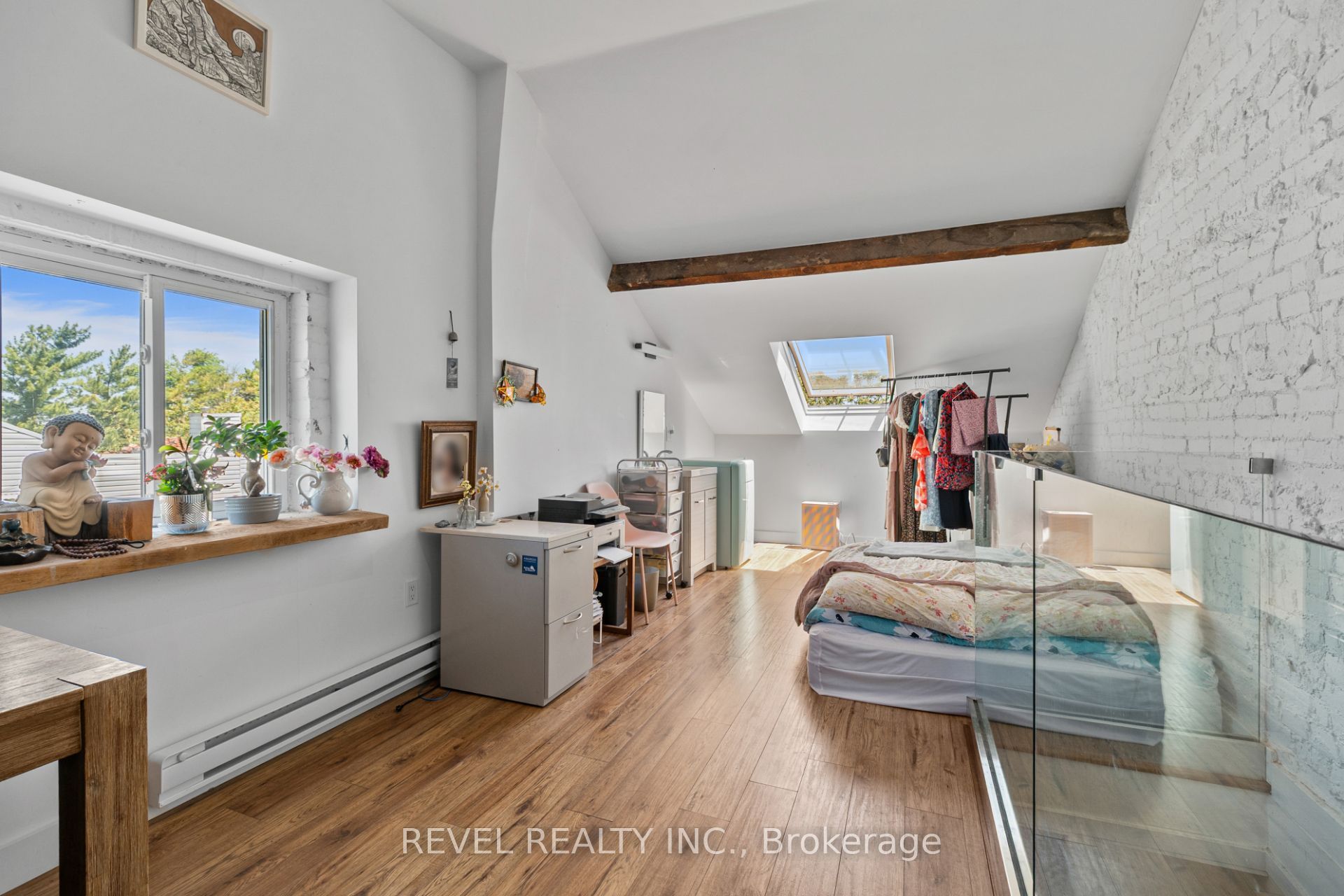 334 James Street N Property Photo 25