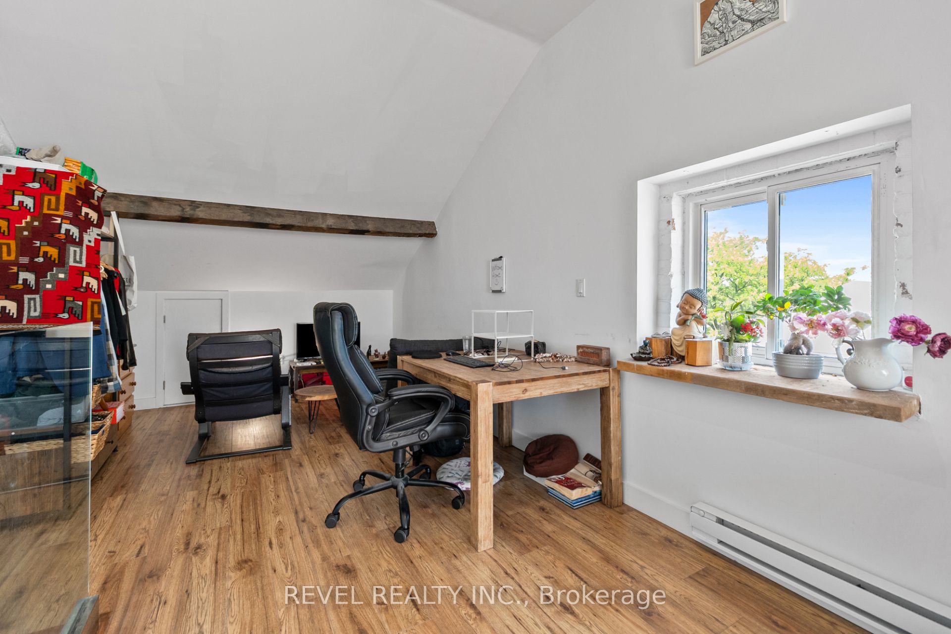 334 James Street N Property Photo 28