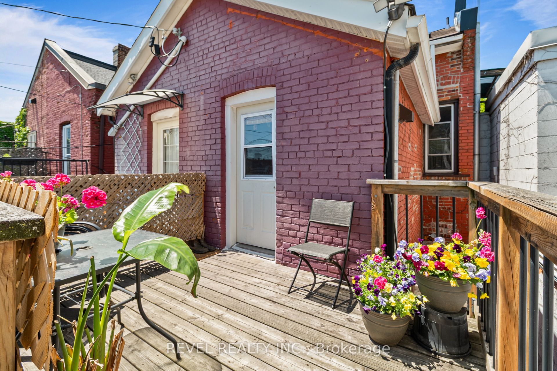 334 James Street N Property Photo 31