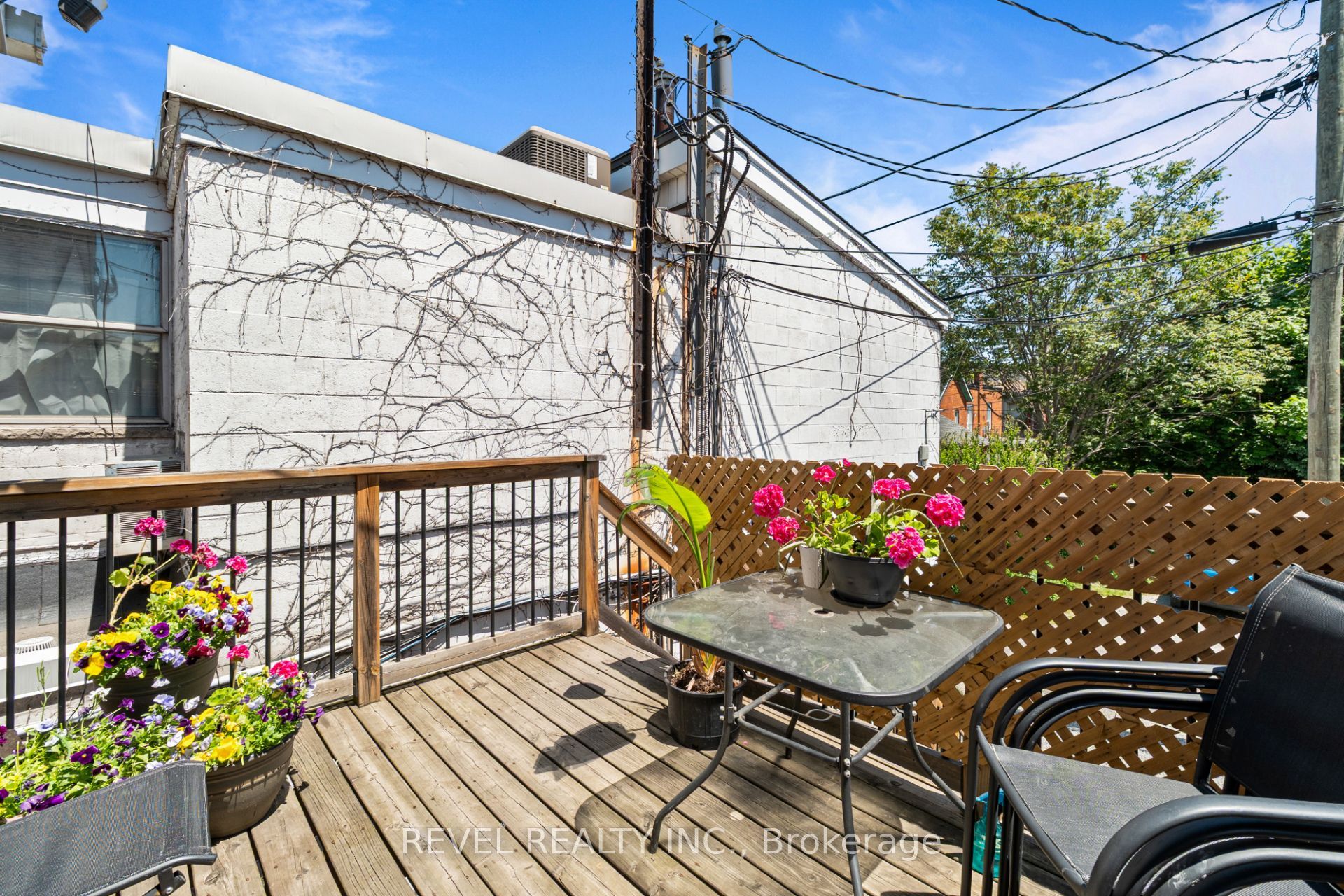 334 James Street N Property Photo 33
