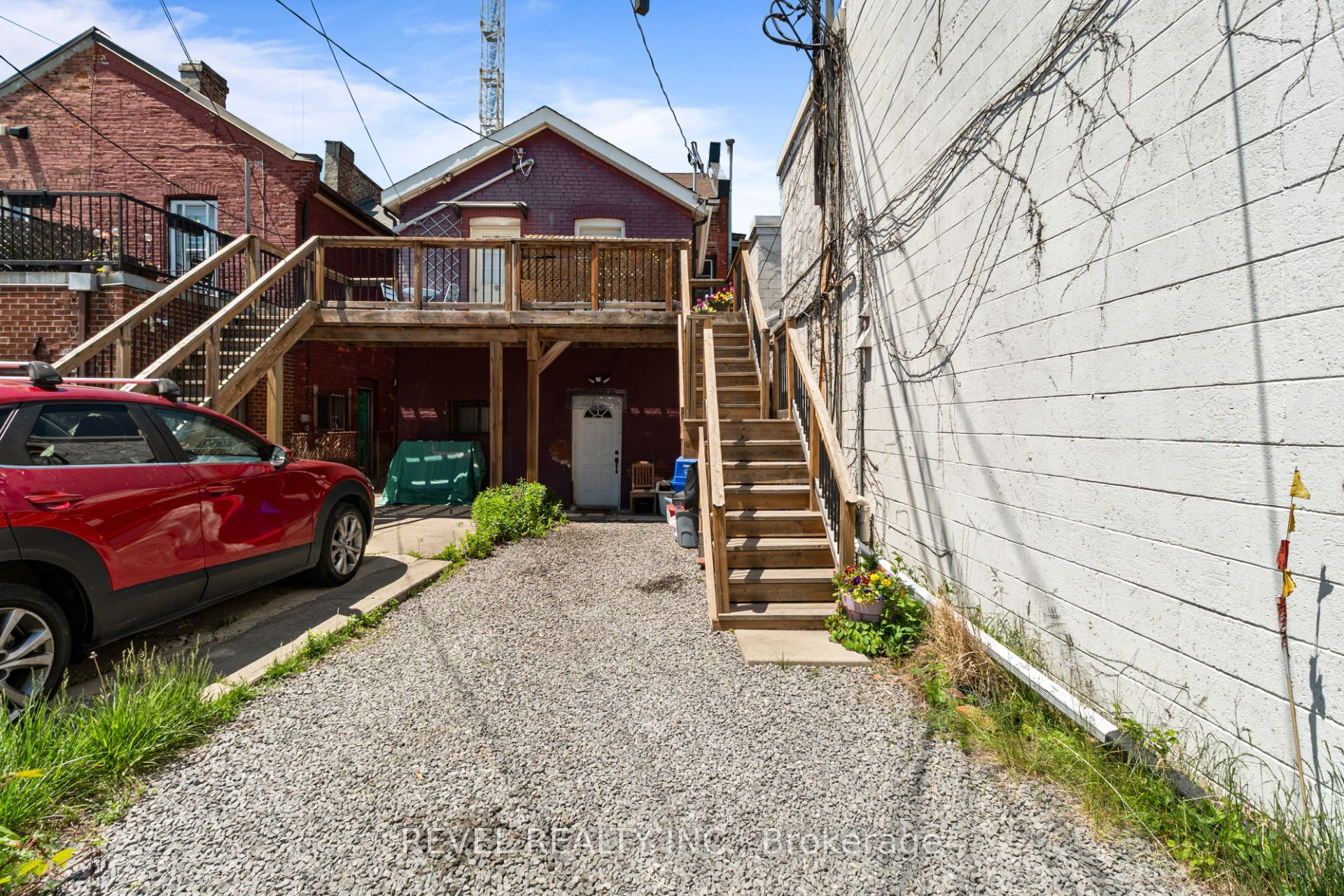 334 James Street N Property Photo 34
