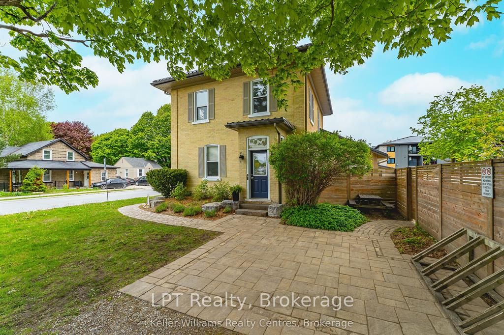 569 Catherine Street Property Photo 5