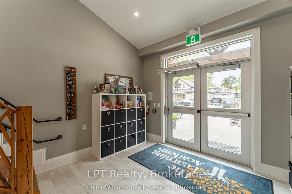 569 Catherine Street Property Photo 7