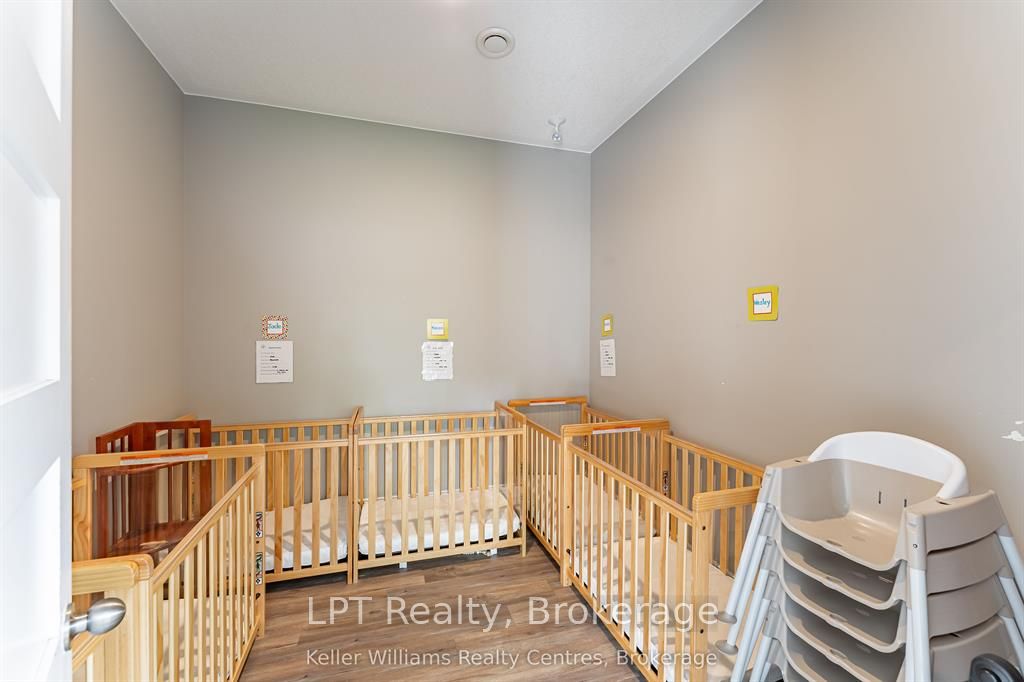 569 Catherine Street Property Photo 18