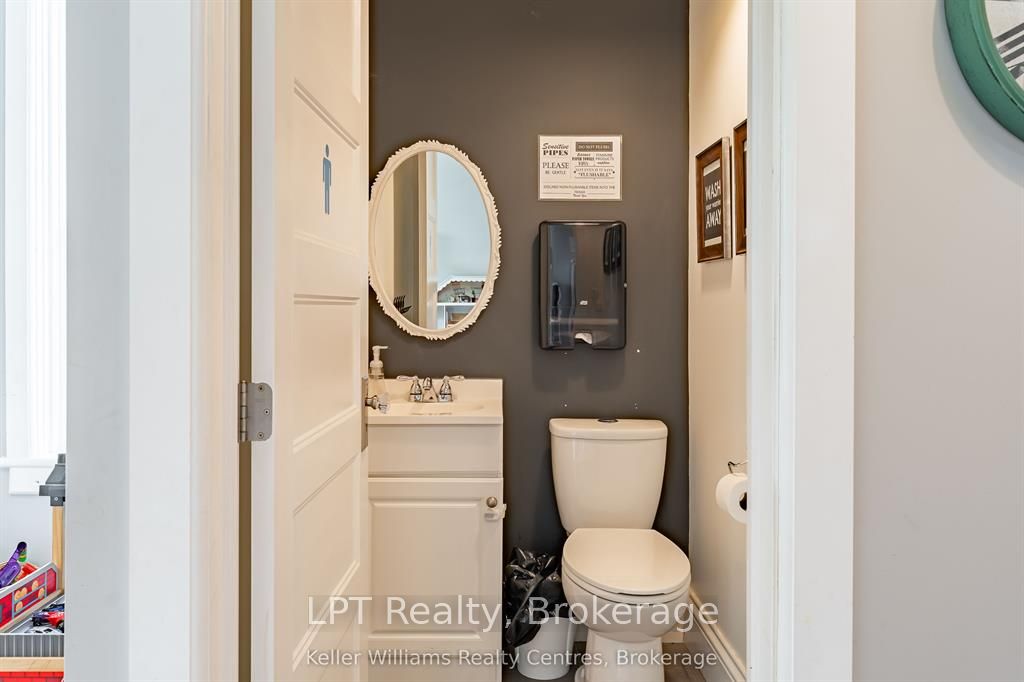 569 Catherine Street Property Photo 38