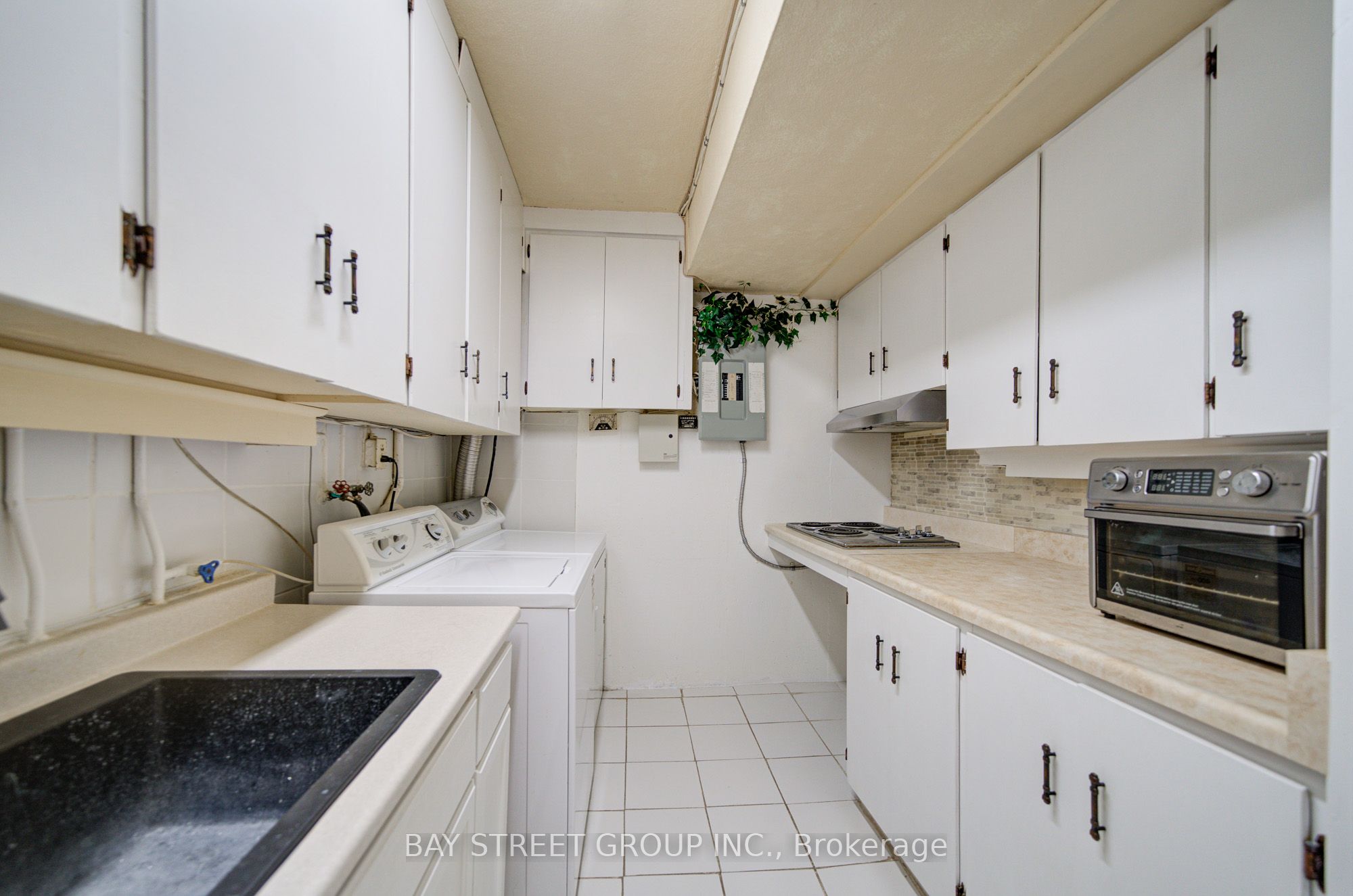 88 Marsdale Drive Property Photo 41