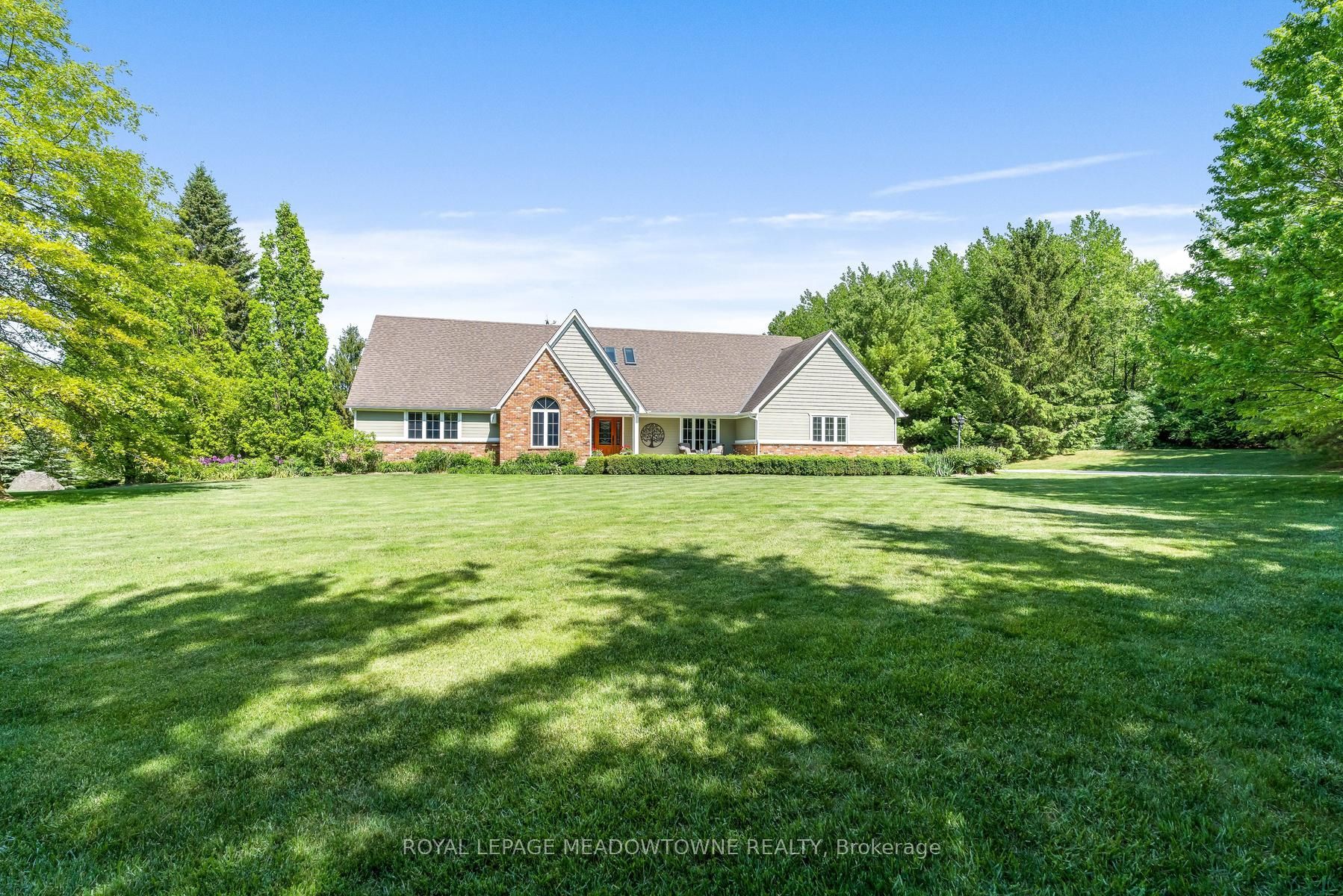 5263 Tenth Line Property Photo 2