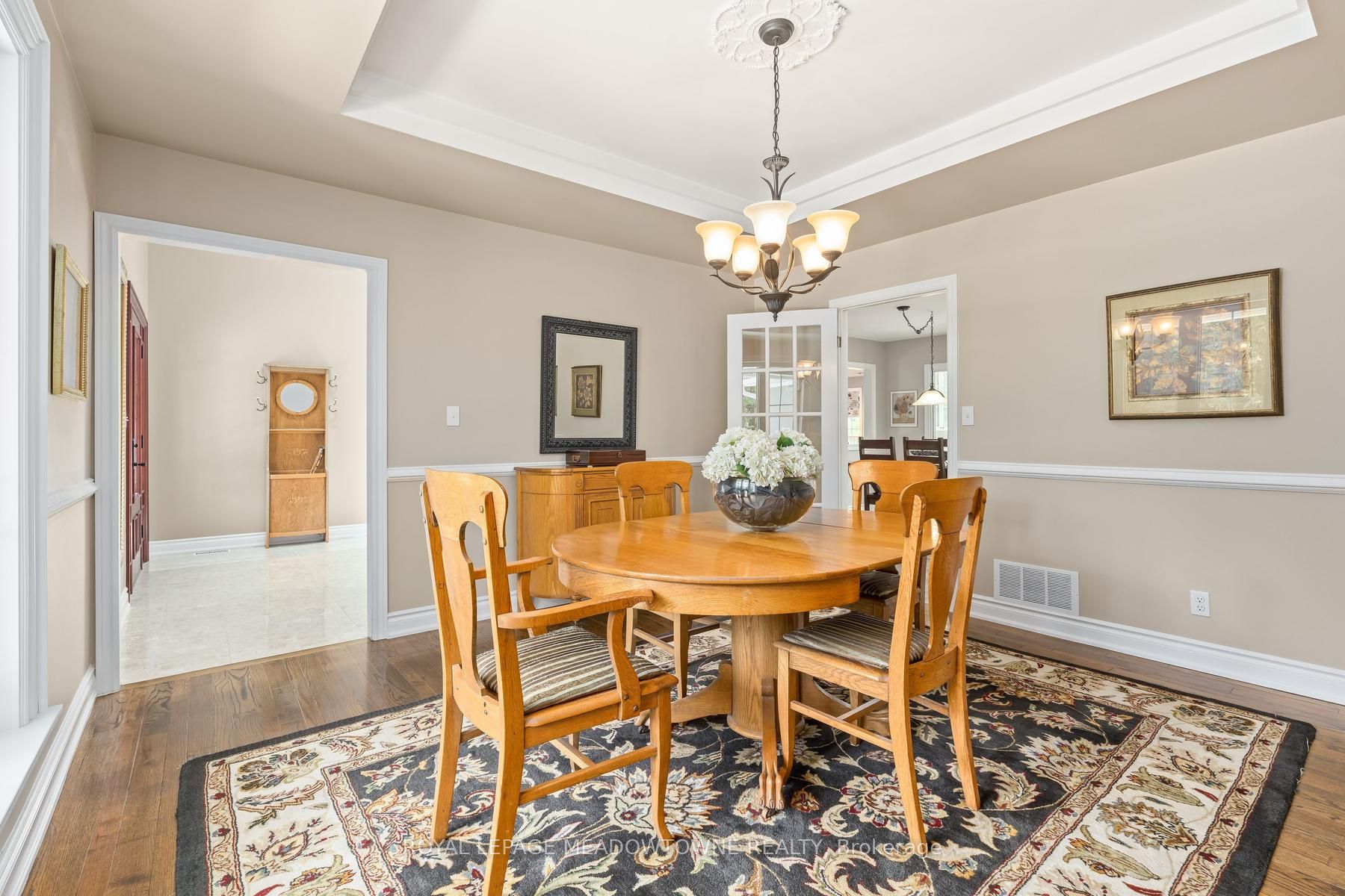 5263 Tenth Line Property Photo 14
