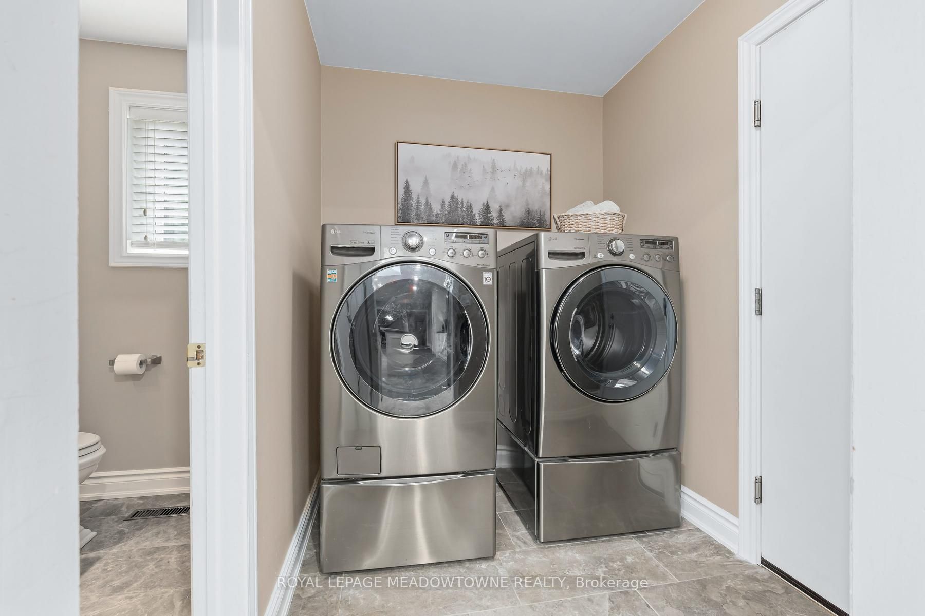 5263 Tenth Line Property Photo 21