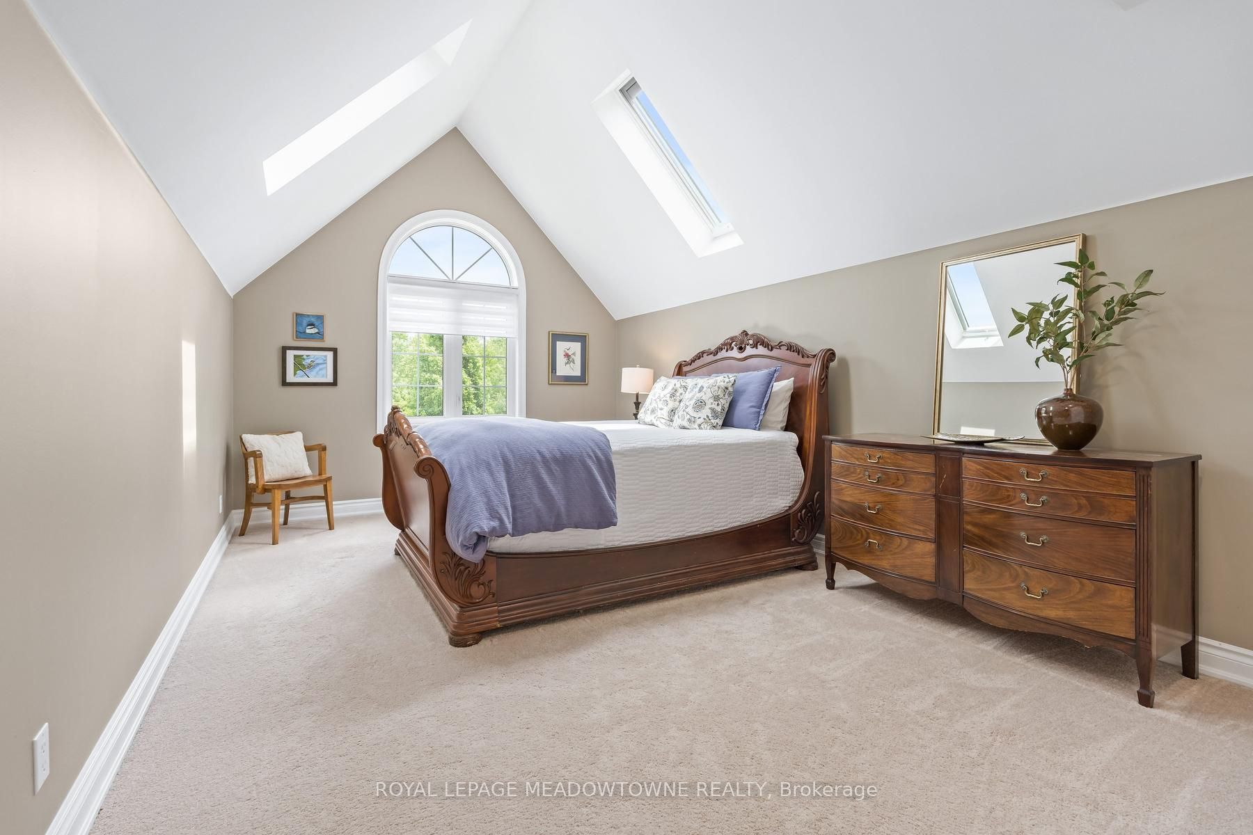 5263 Tenth Line Property Photo 24