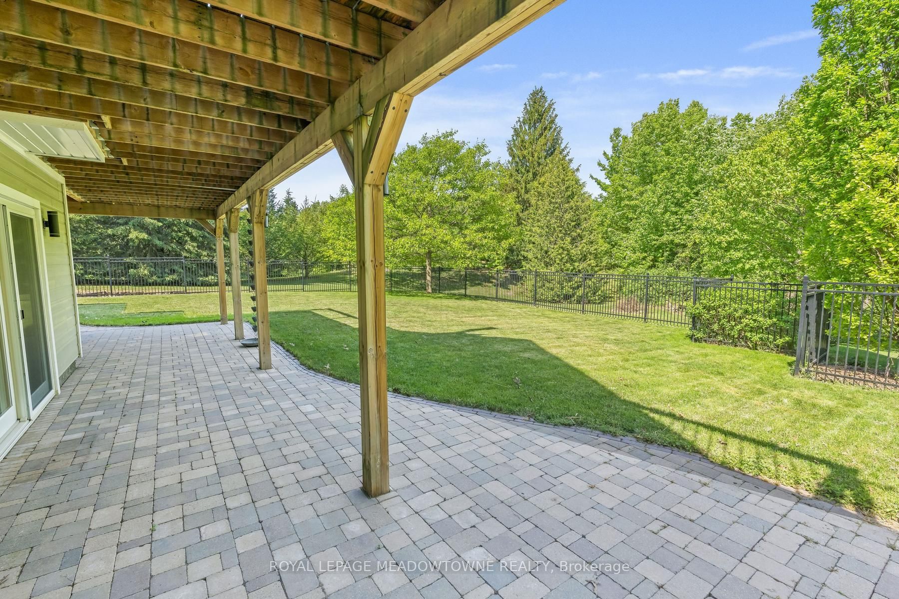 5263 Tenth Line Property Photo 43