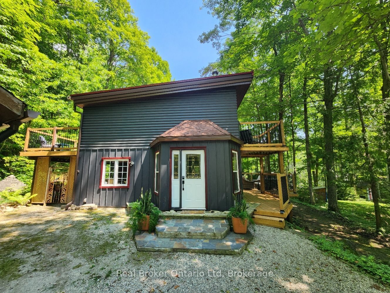 12 7th Avenue Property Photo 2