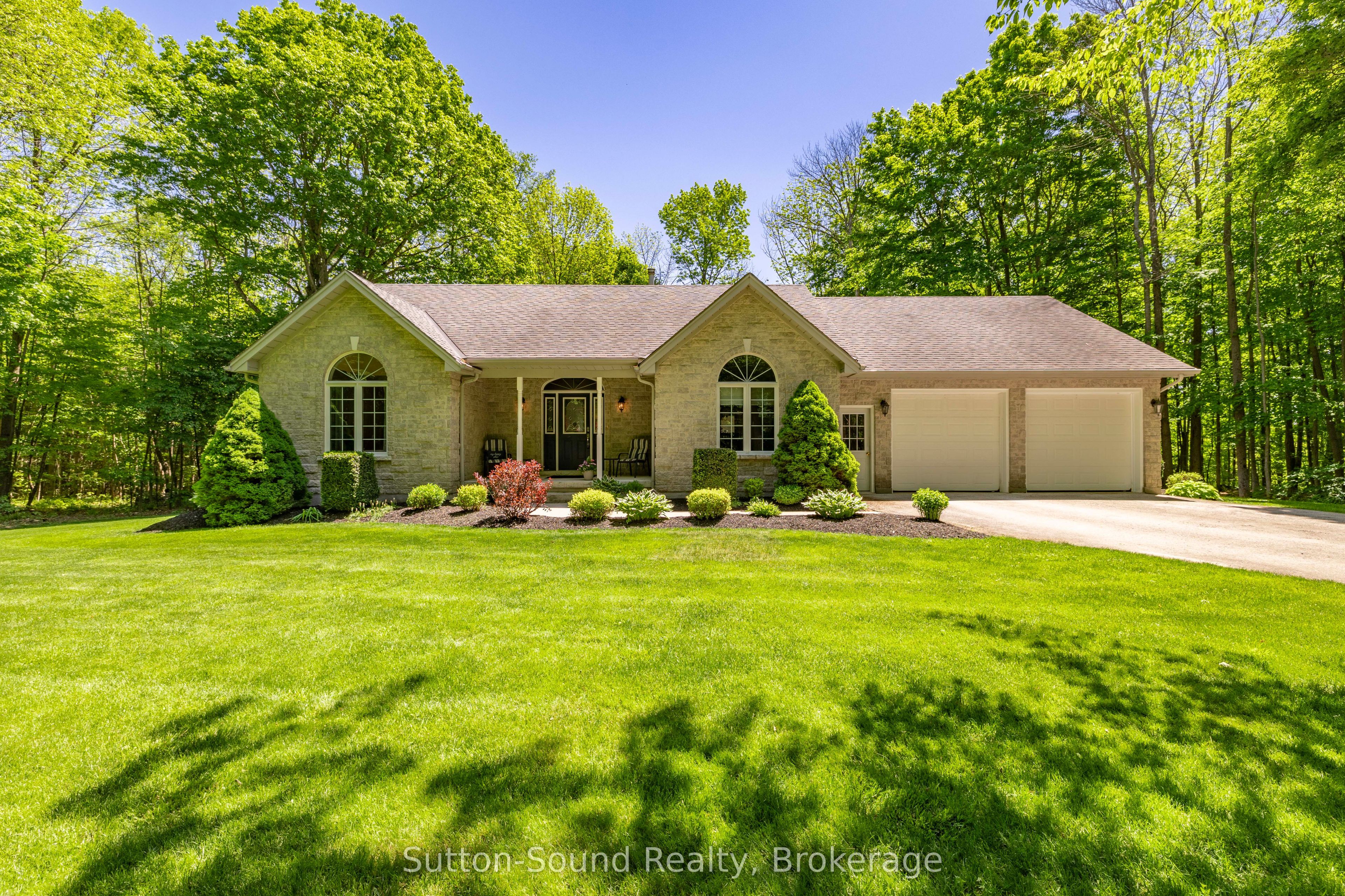 318761 Grey 1 Road Property Photo 1
