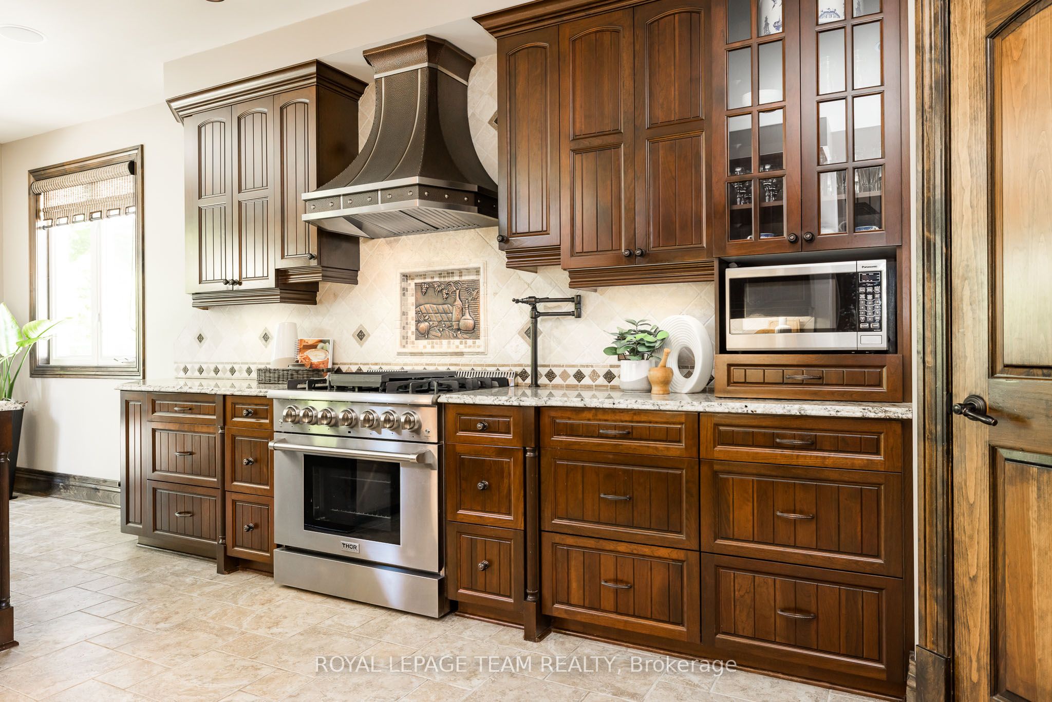 519 Emerald Street Property Photo 7