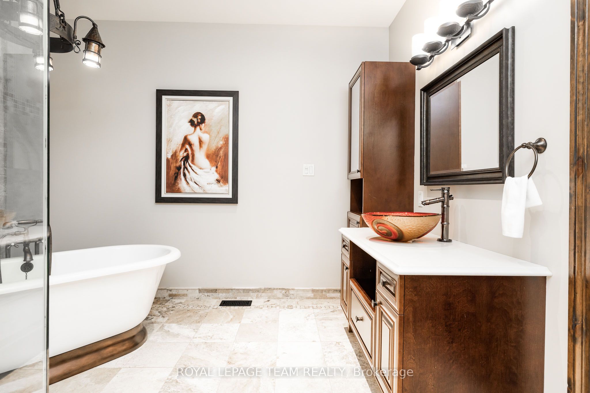 519 Emerald Street Property Photo 23