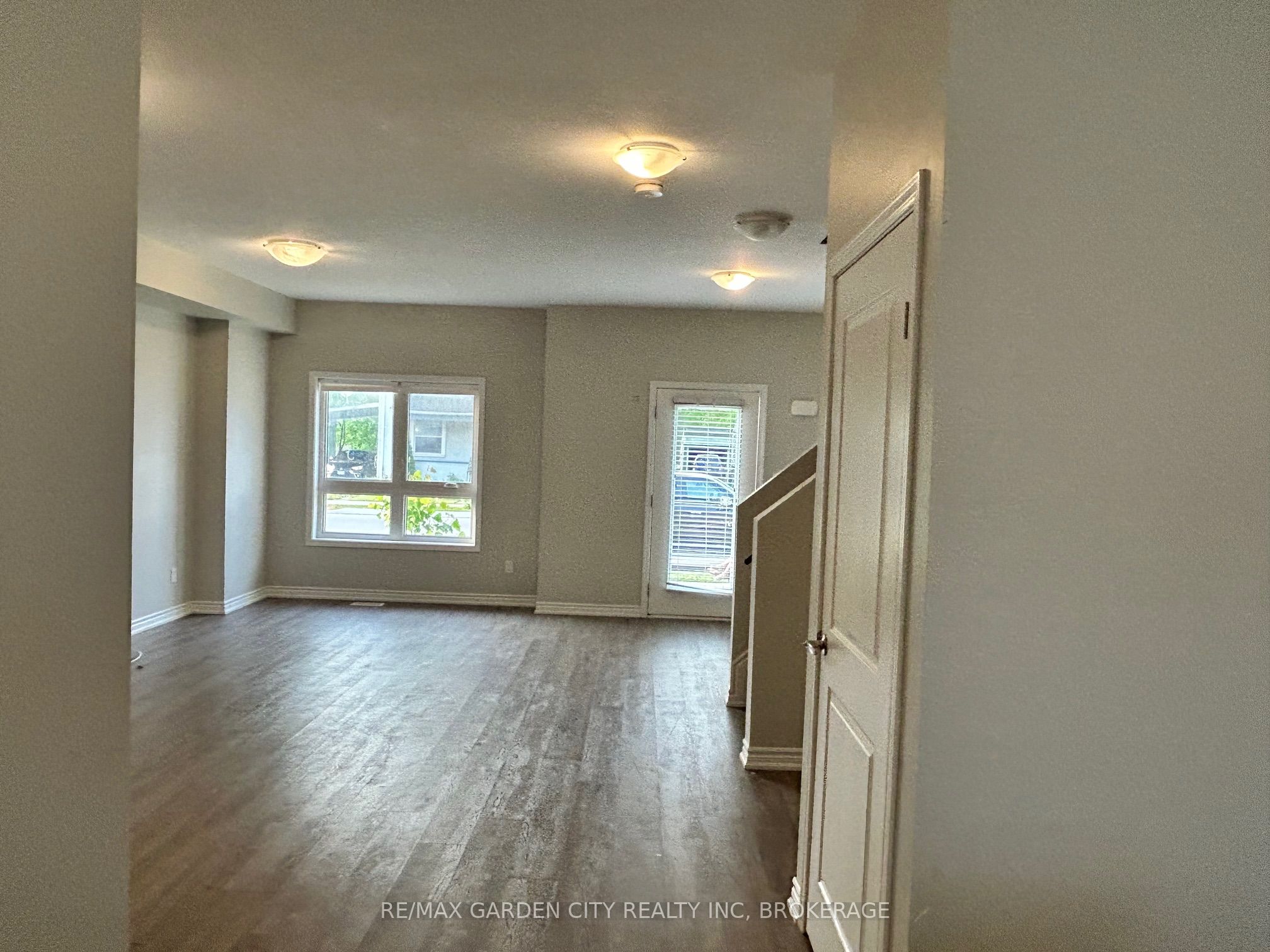 182 Broadway Lane 8 Property Photo 2