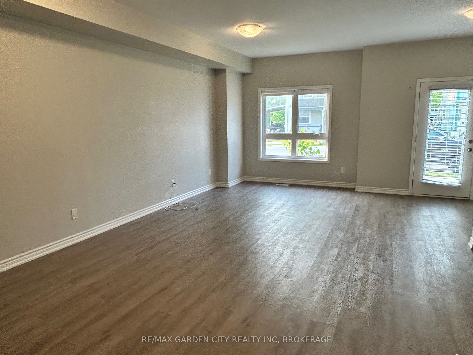 182 Broadway Lane 8 Property Photo 3