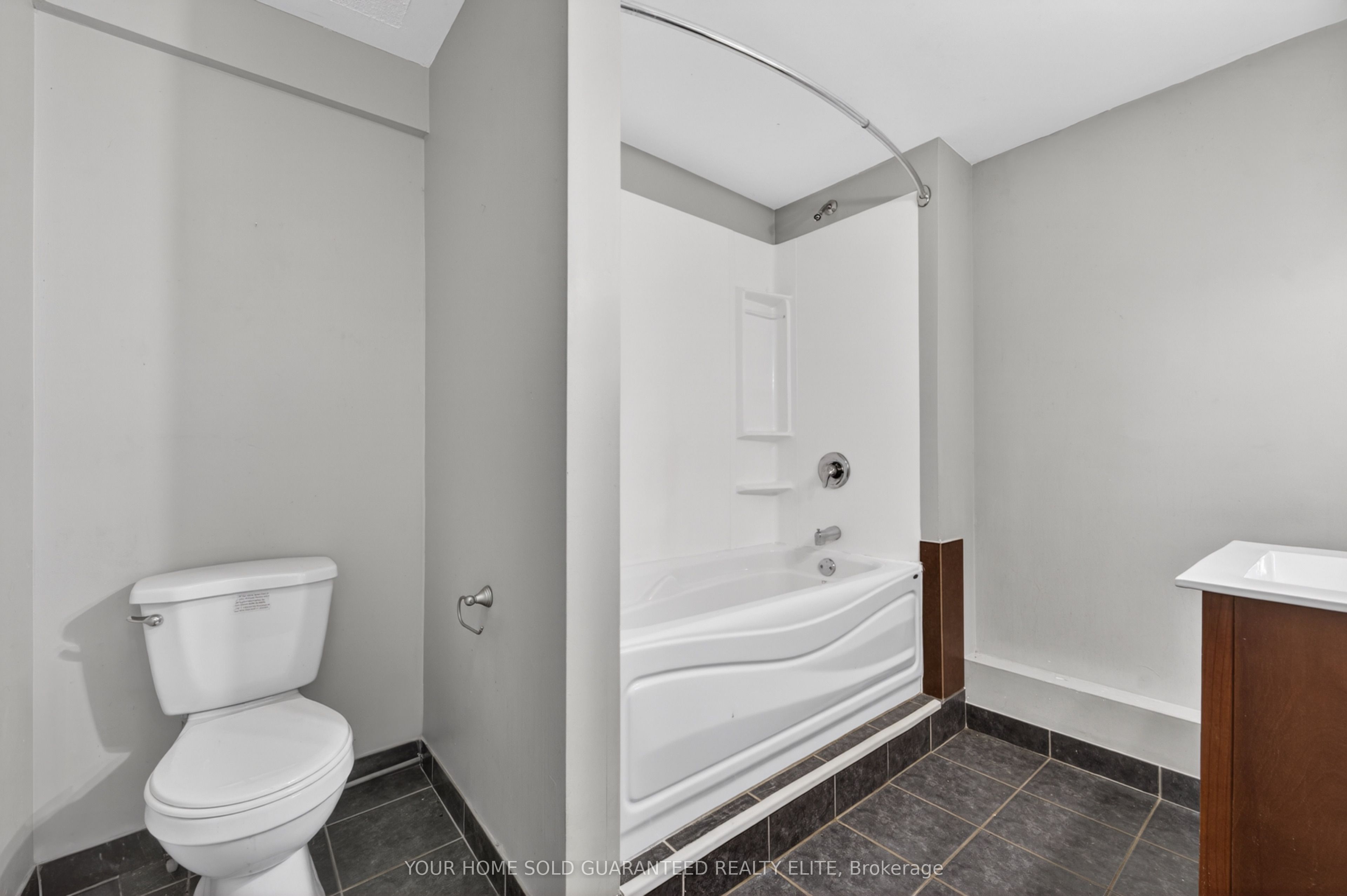 126 Mountain Street Property Photo 6